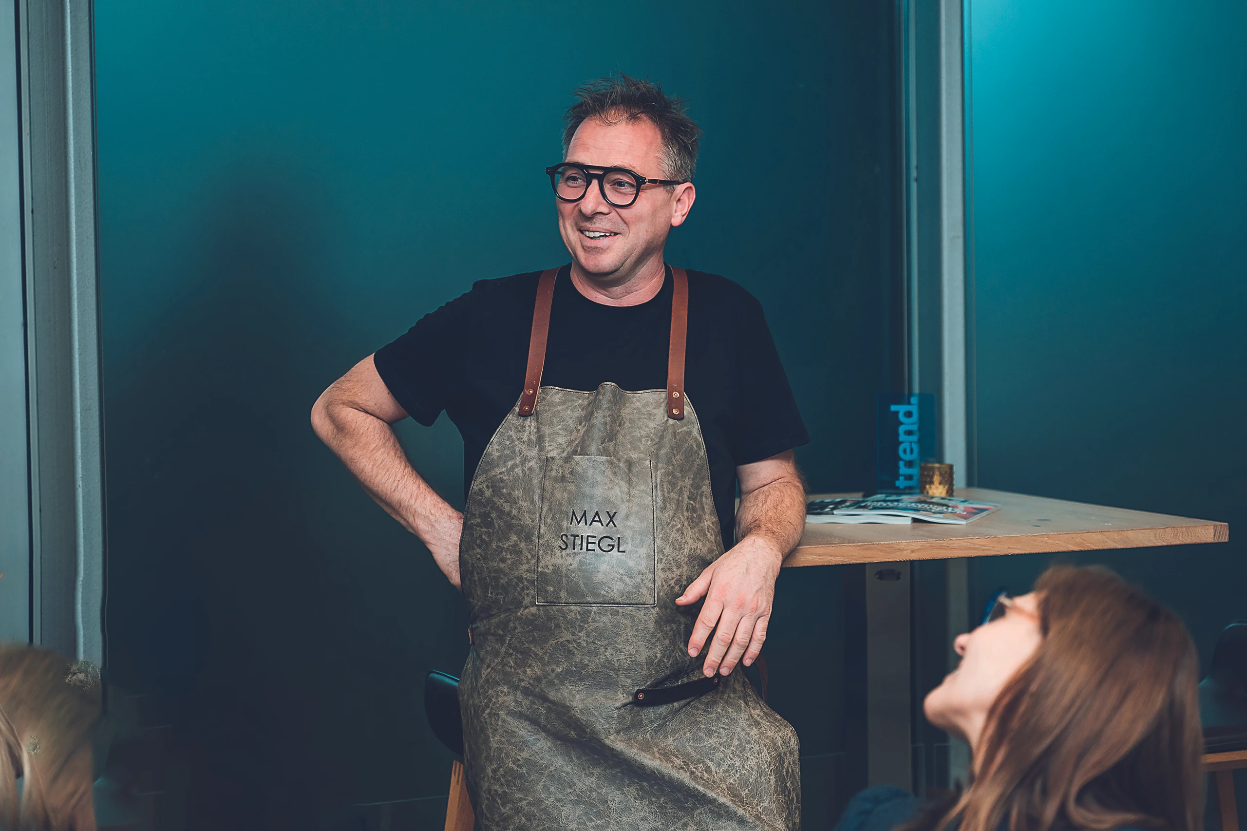 © Niklas Schnaubelt Blurred image background