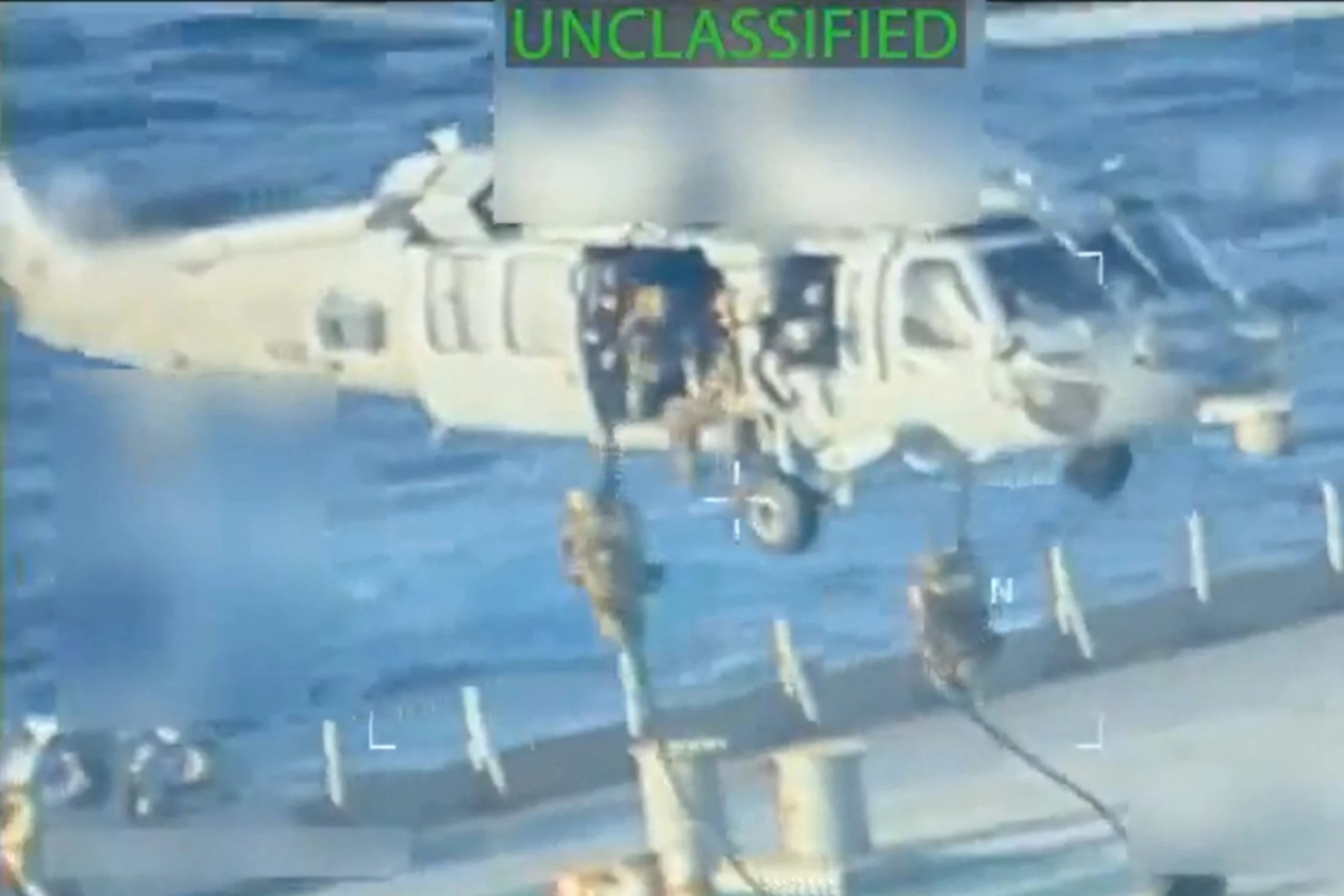 US-Soldaten beim Entern des Öltankers