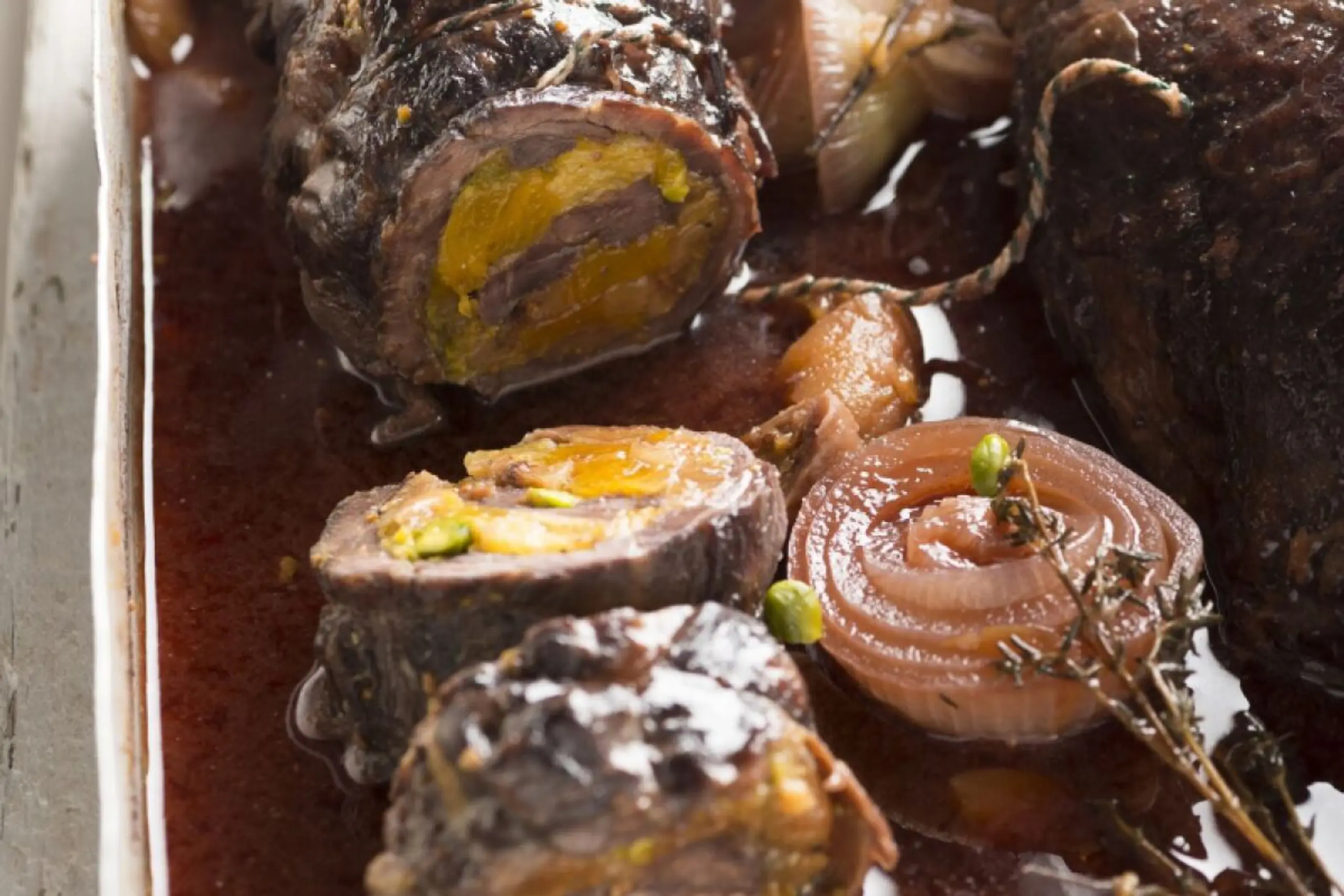 Zu dunklen Fleischsoßen oder Wildgerichten passt der Pfeffer sehr gut