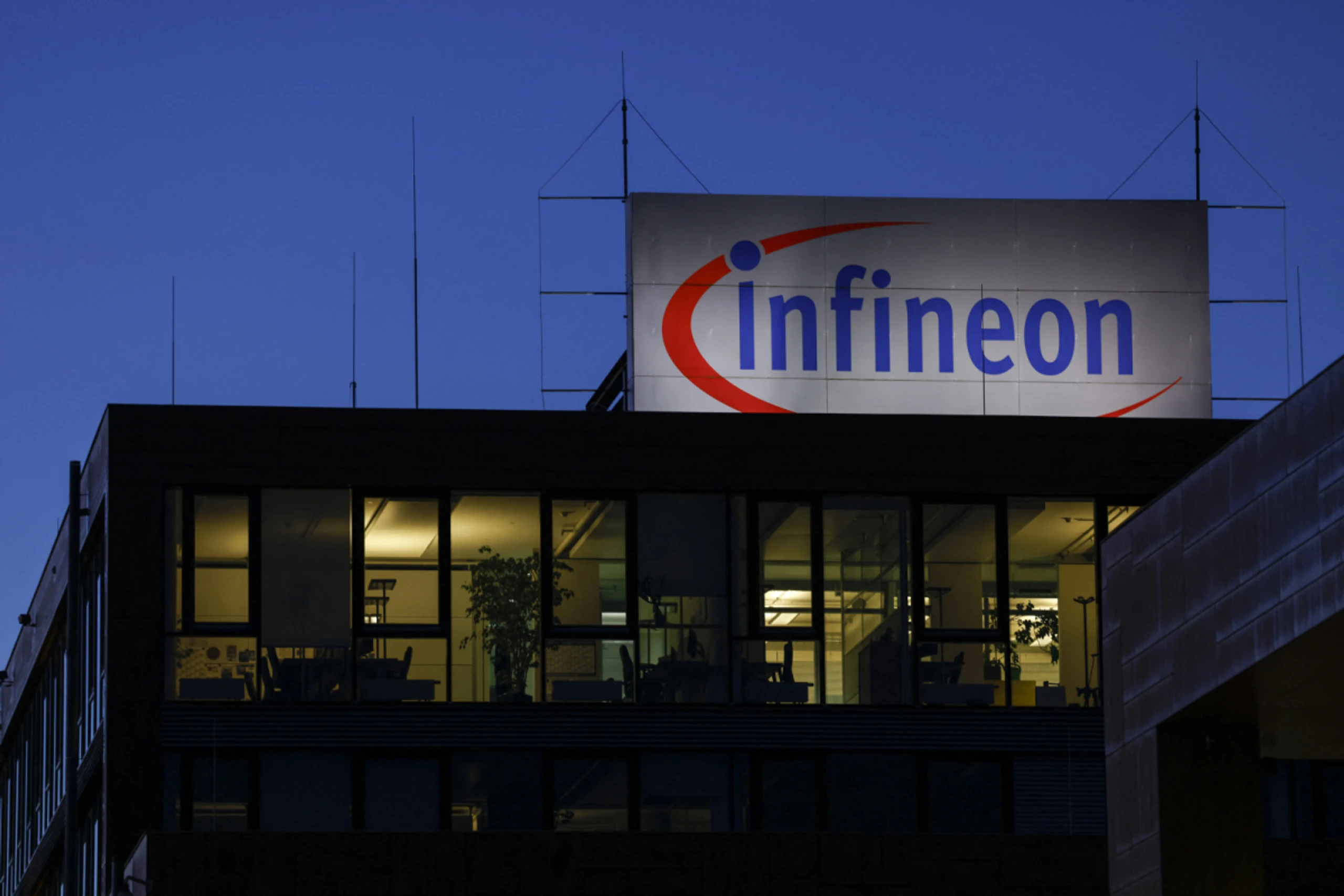 Infineon arbeitet bei selbstfahrenden Autos mit Lenovo enger zusammen