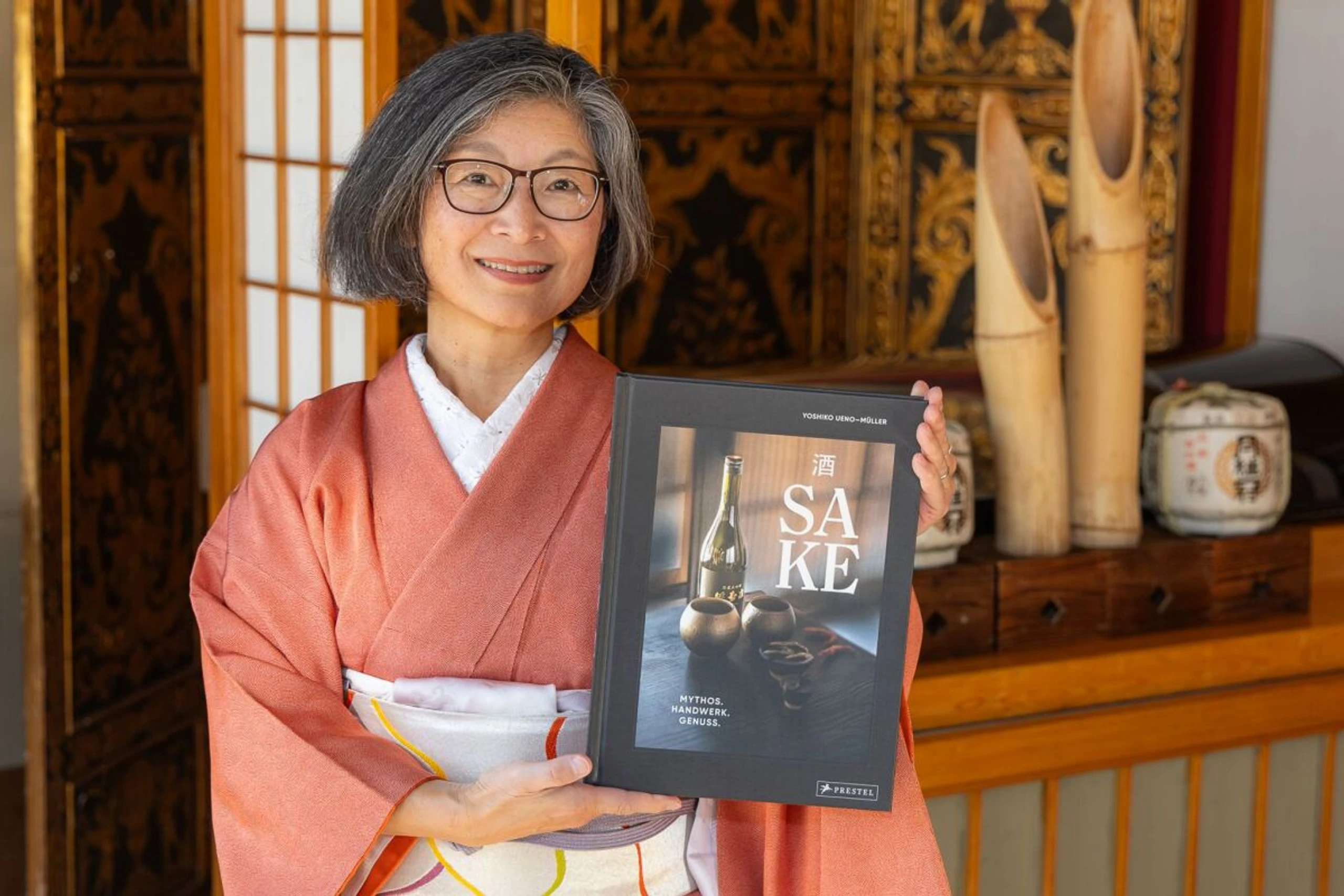 Yoshiko Ueno-Müller ist Buchautorin, Sommelière und Master of Sake