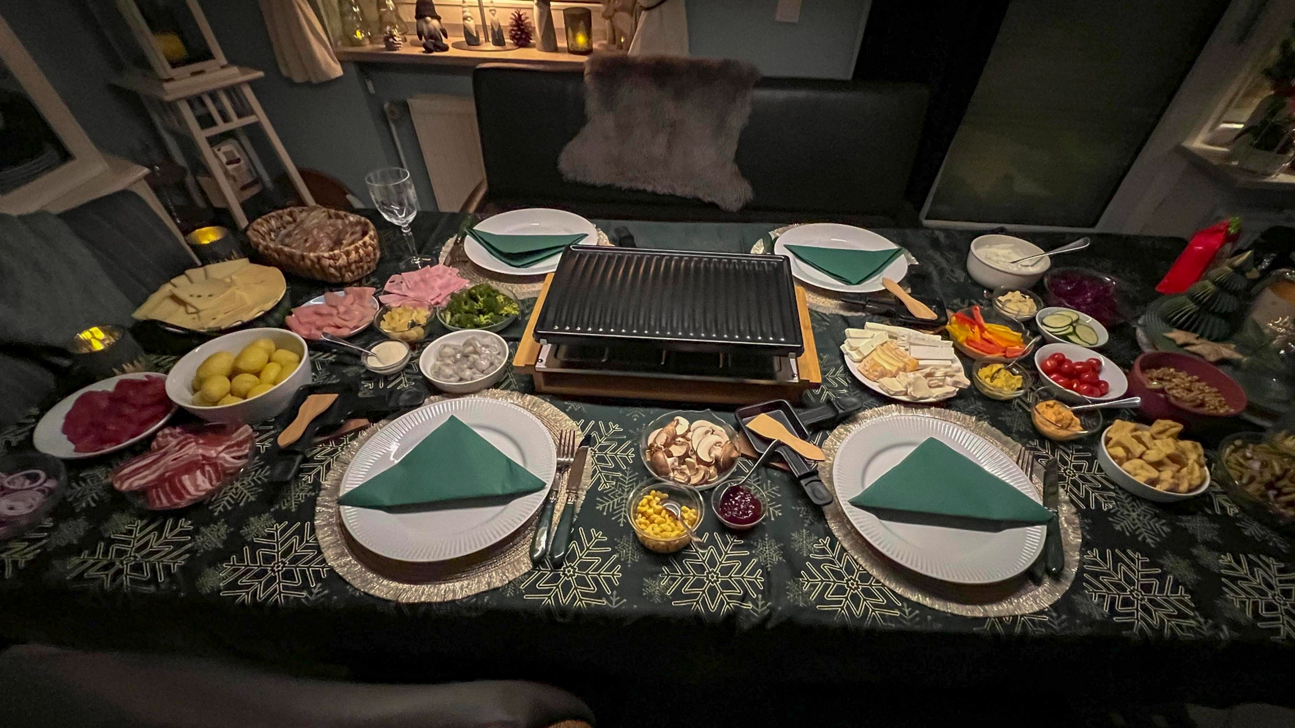 Die beliebtesten Weihnachtsessen: Raclette, kalte Platte und Suppe