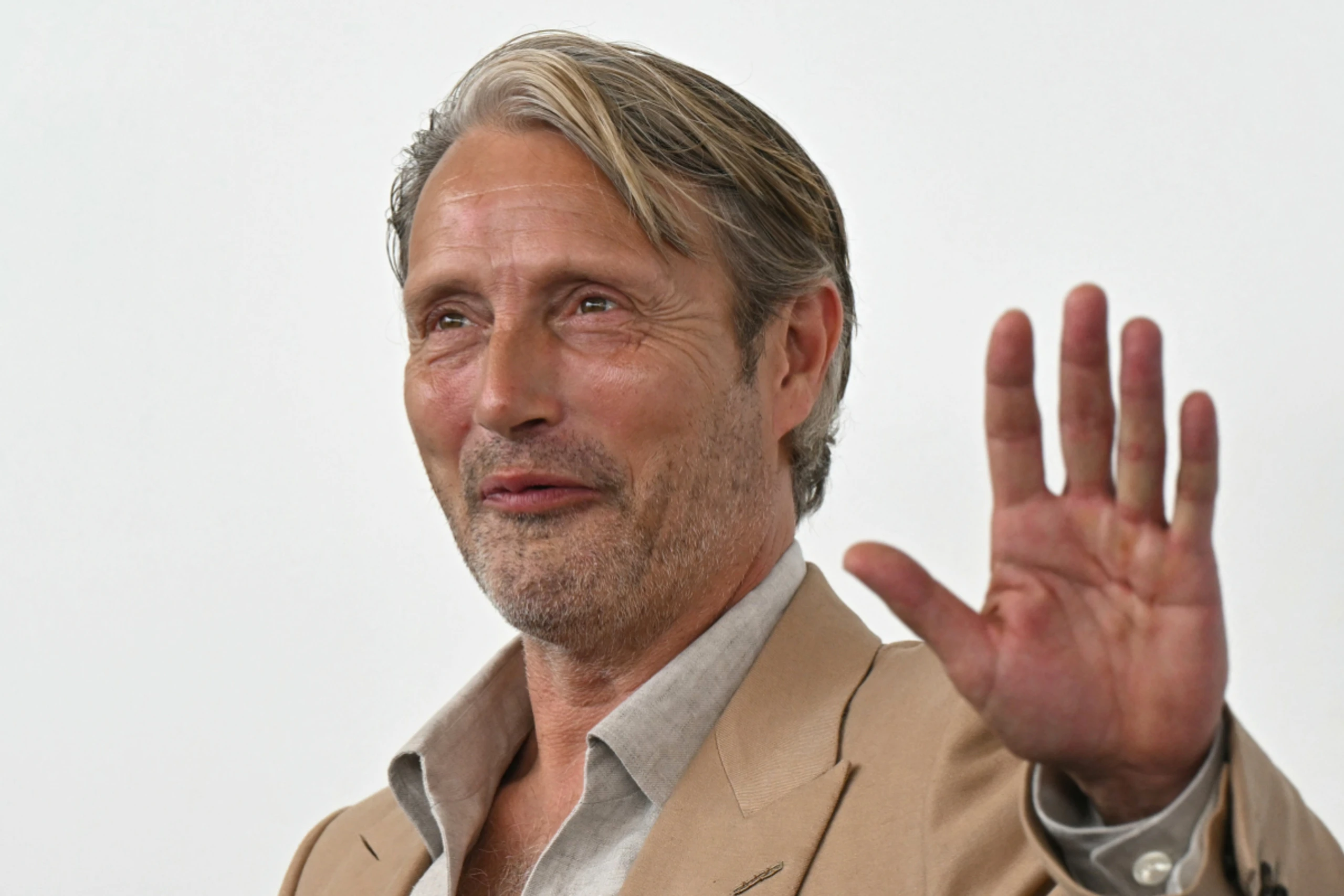 Filmstar Mikkelsen spielt selbst sehr gerne Tennis