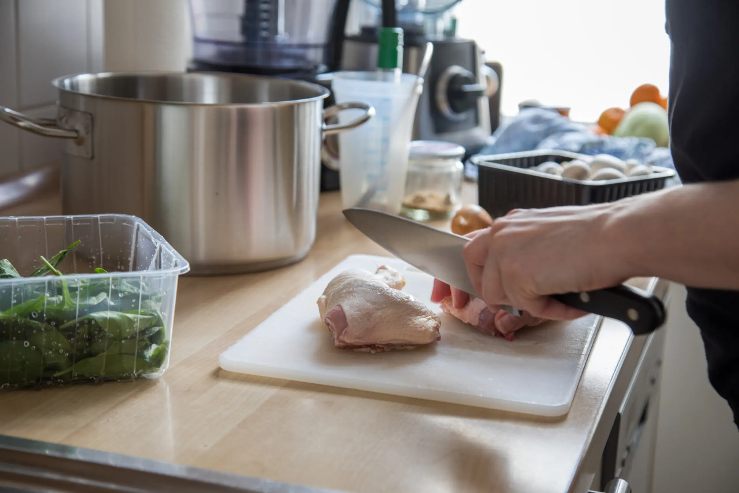 Beim Umgang mit Hühnerfleisch ist Vorsicht geboten