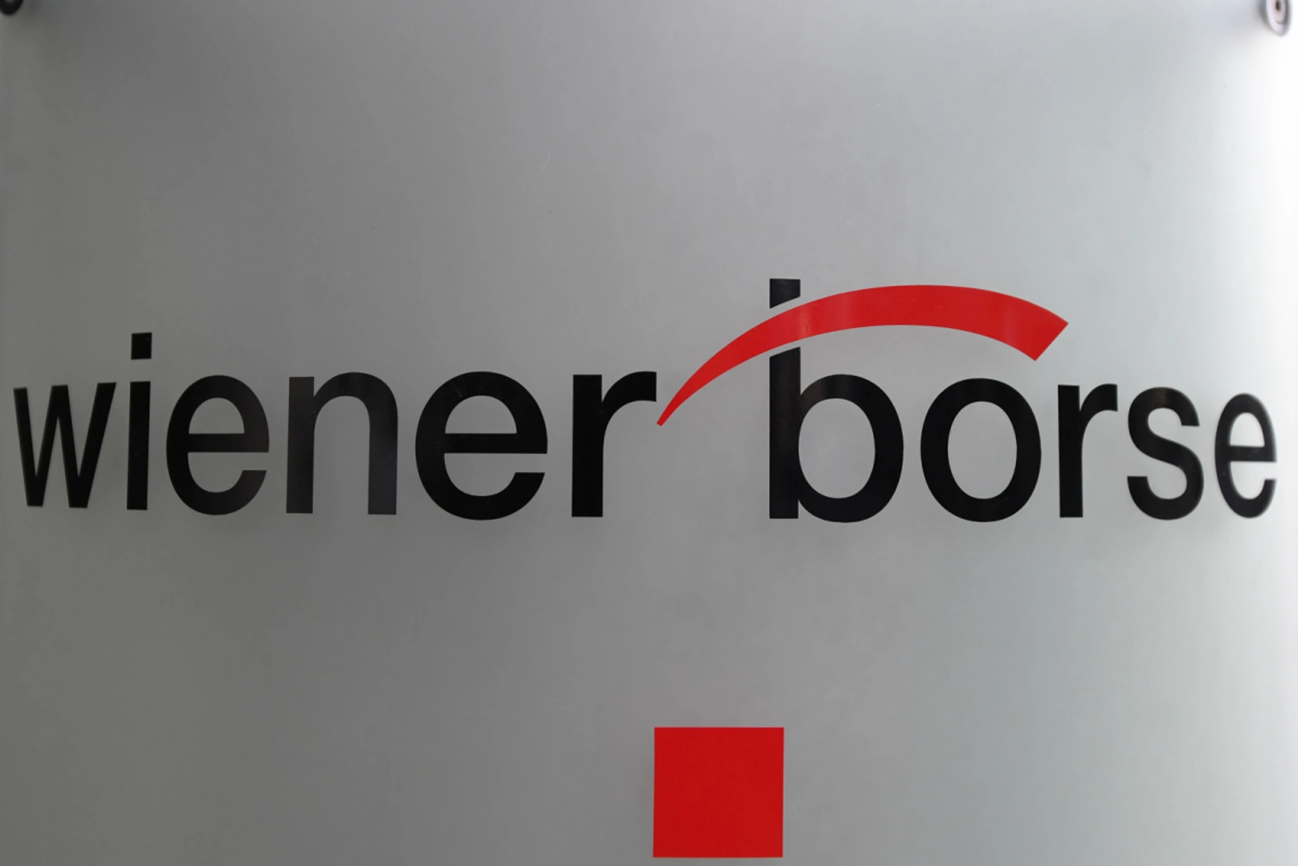 ATX stieg gegen Mittag auf ein neues Allzeithoch