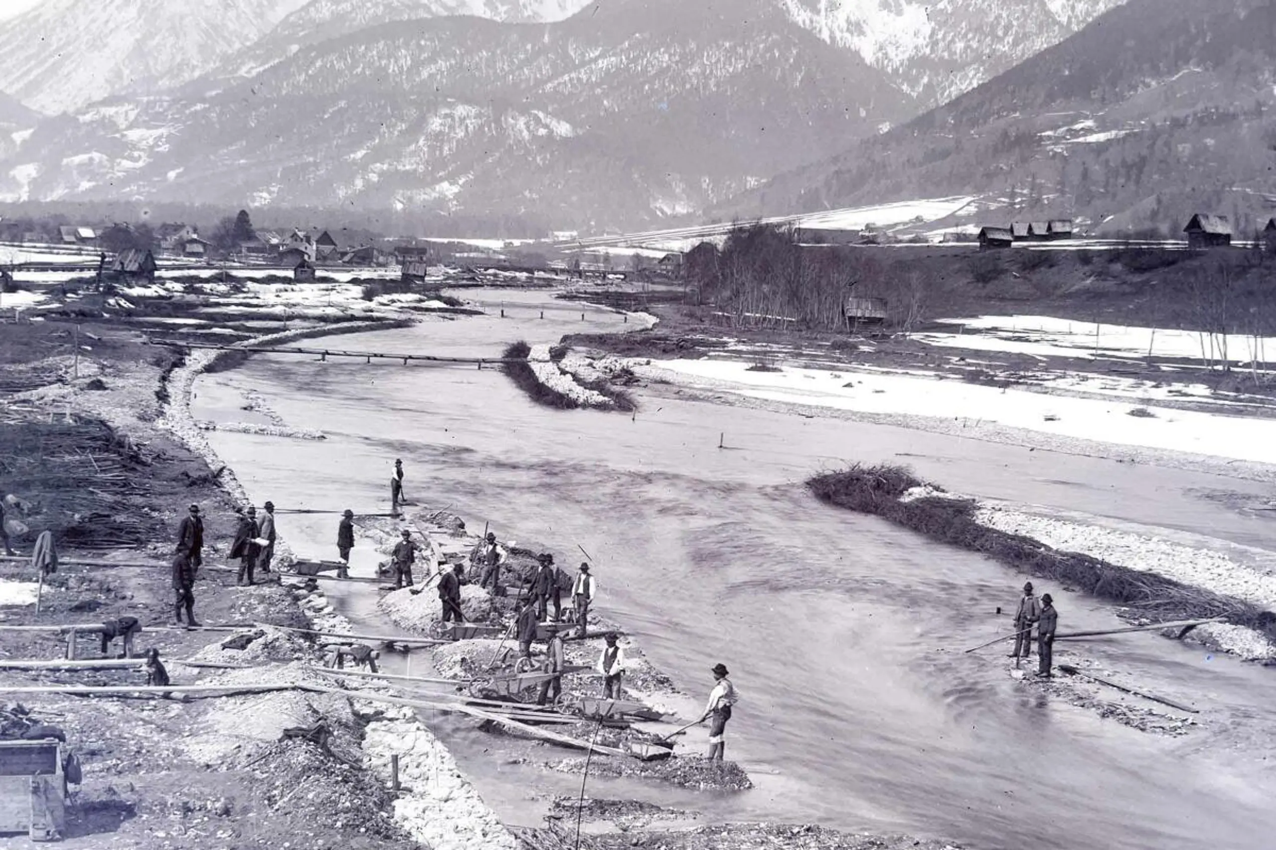 Abtrennung des Flusslaufs und der neu gegrabene Durchstich
