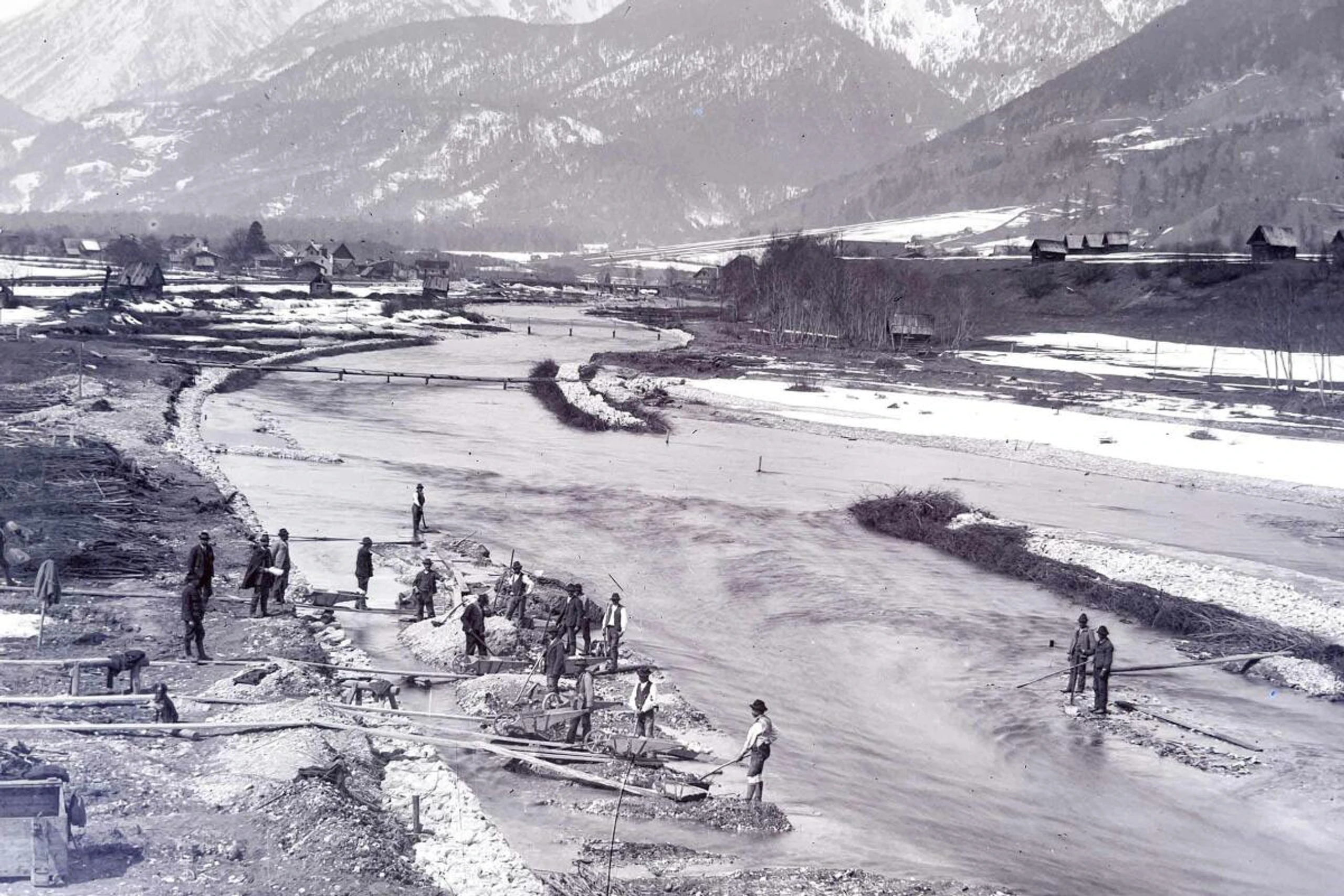 Abtrennung des Flusslaufs und der neu gegrabene Durchstich