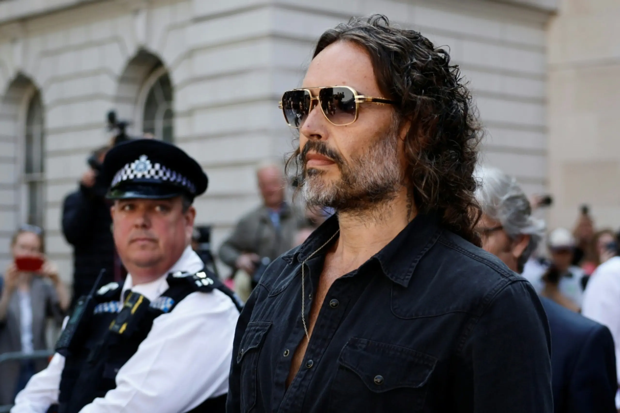 Britischer Schauspieler weist die Anschuldigungen zurück