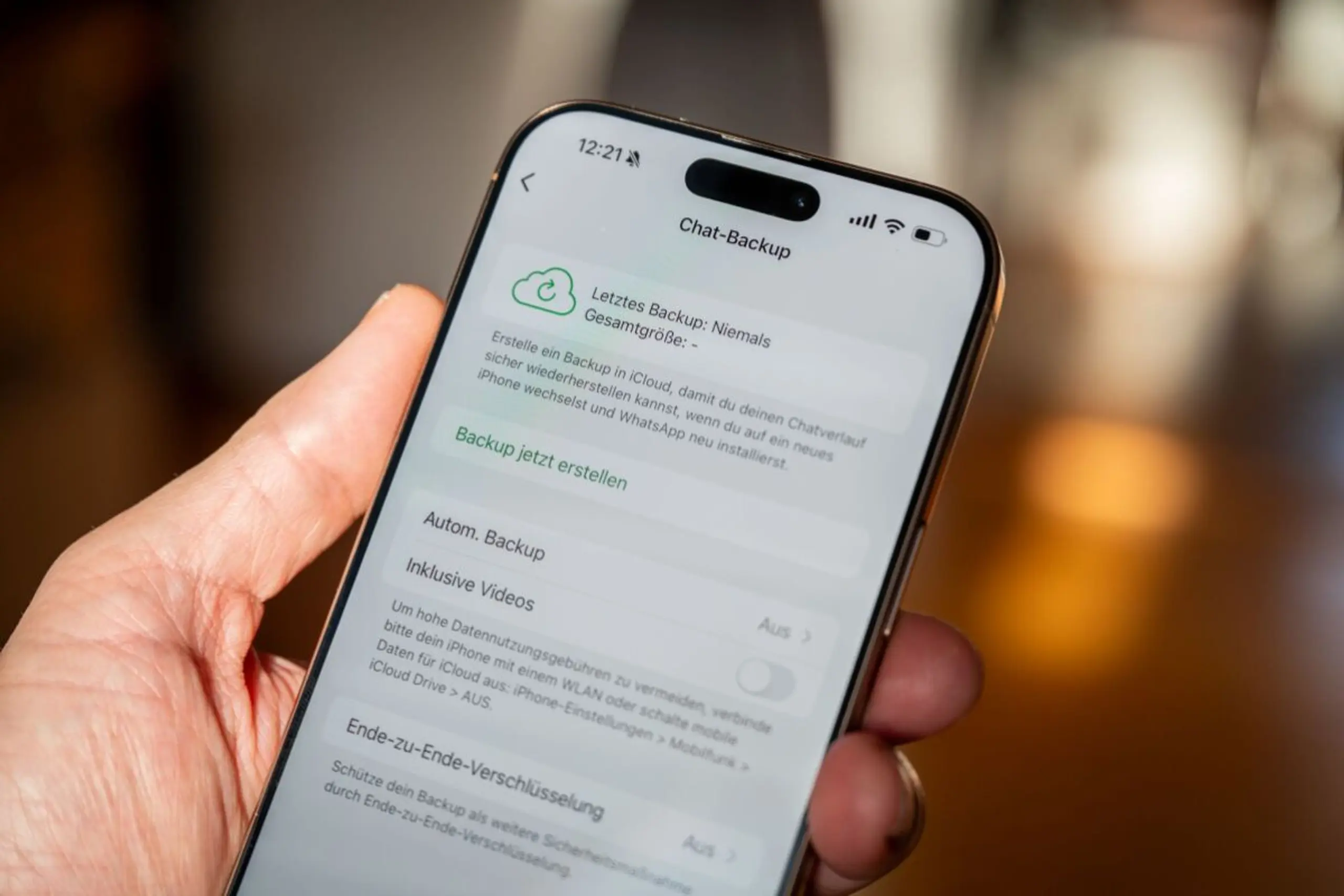 In WhatsApp lassen sich automatische Backups aktivieren