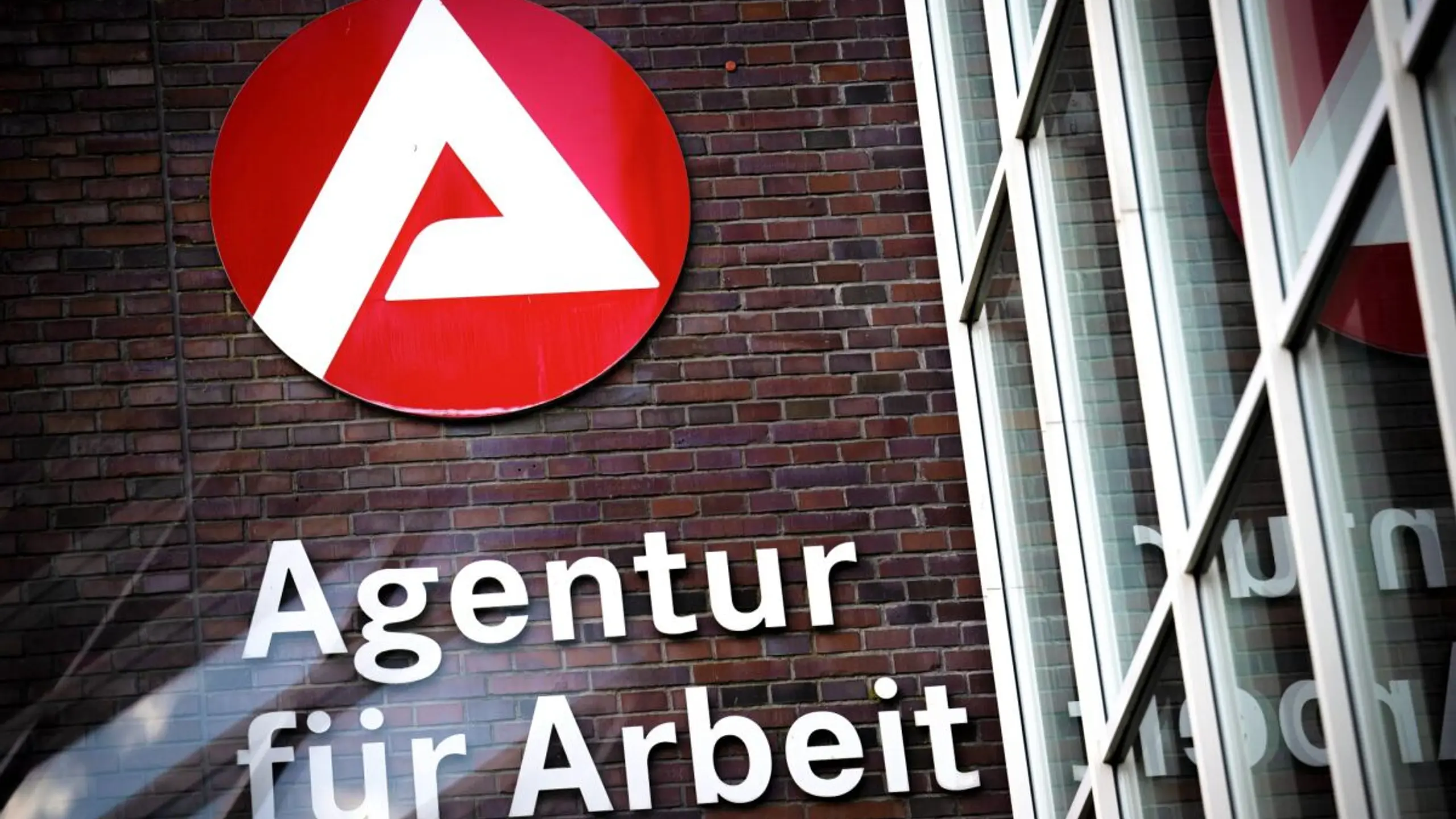 ++ ARCHIVBILD ++ Arbeitslosenquote stieg auf 6,2 Prozent