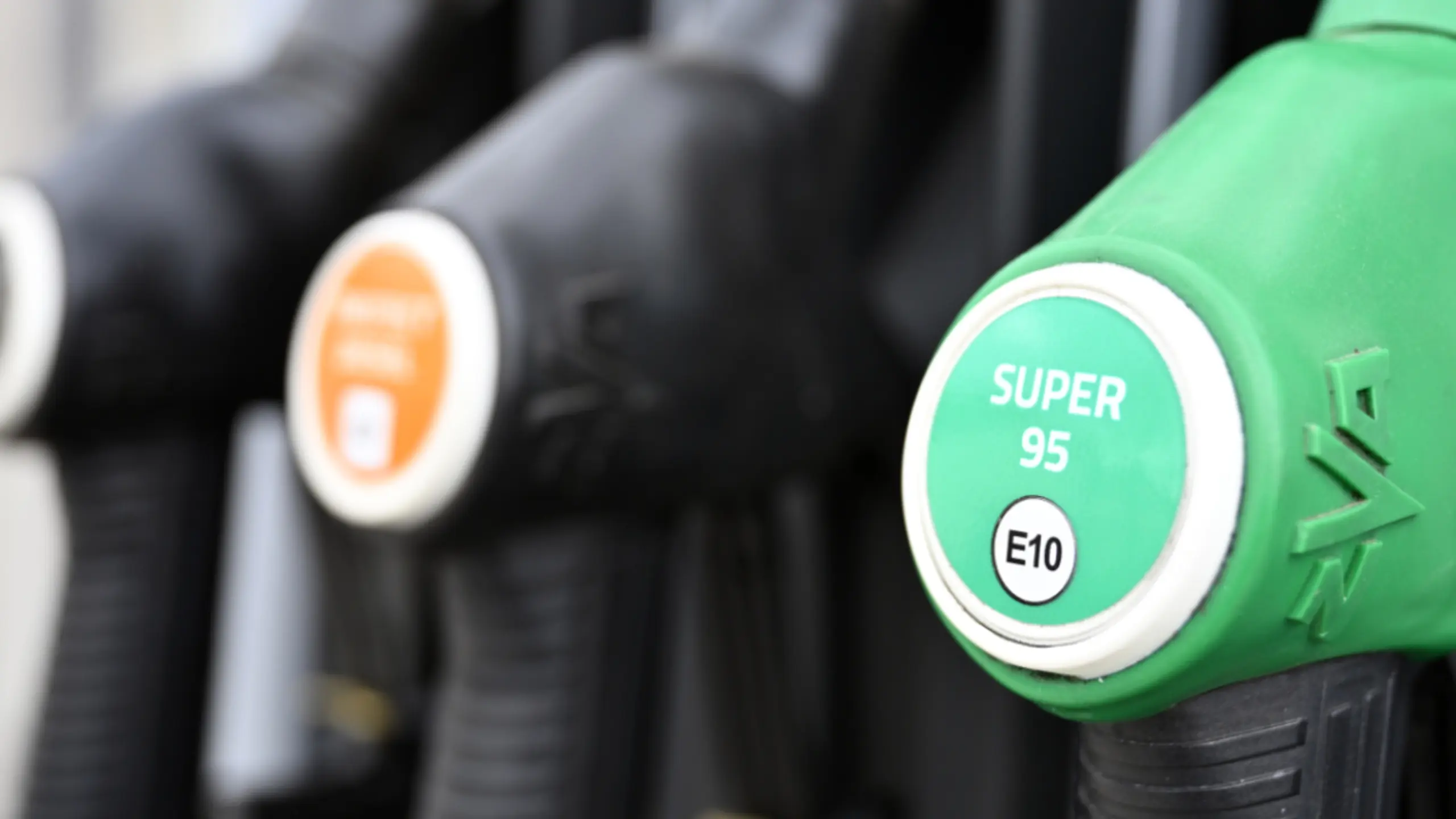 Benzin und Diesel wirkten im Dezember preisdämpfend