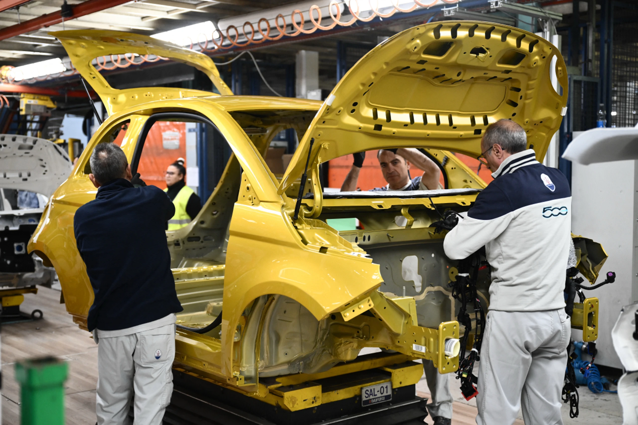 Produktionsstart des Fiat 500 im Turiner Werk Mirafiori