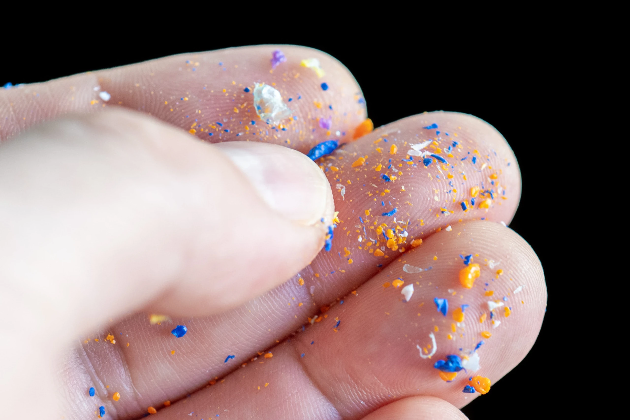 Winzige Plastikpartikel belasten die Gesundheit des Menschen