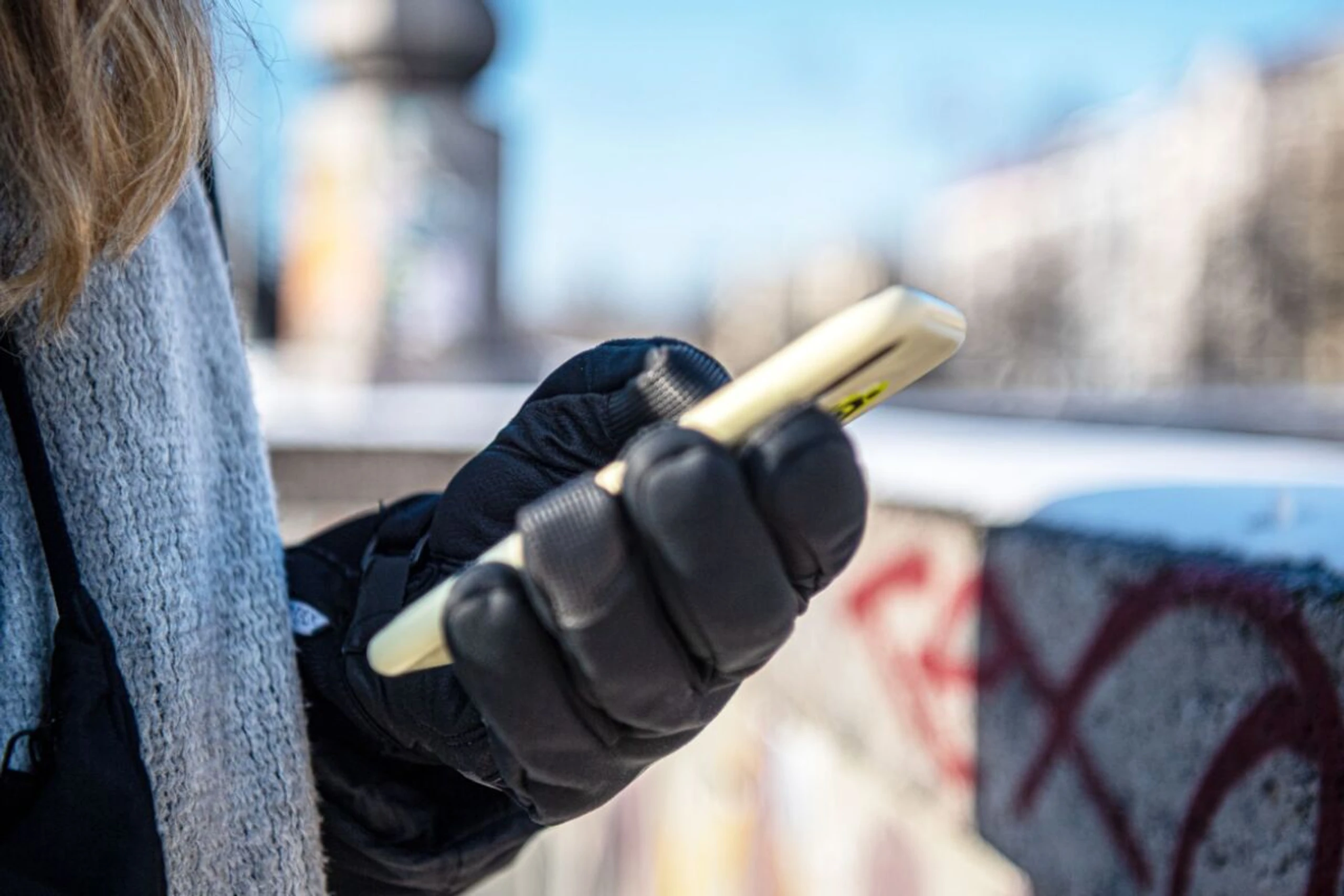 Frostige Temperaturen? Lieber das Handy nur kurz benutzen