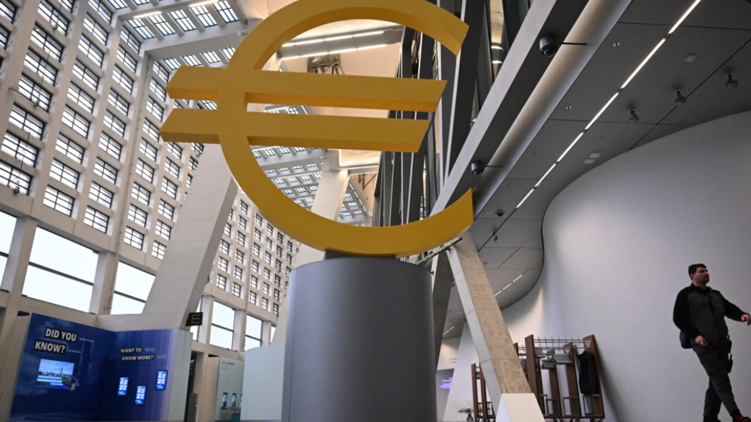 Umsatzdaten für Oktober nach oben revidiert