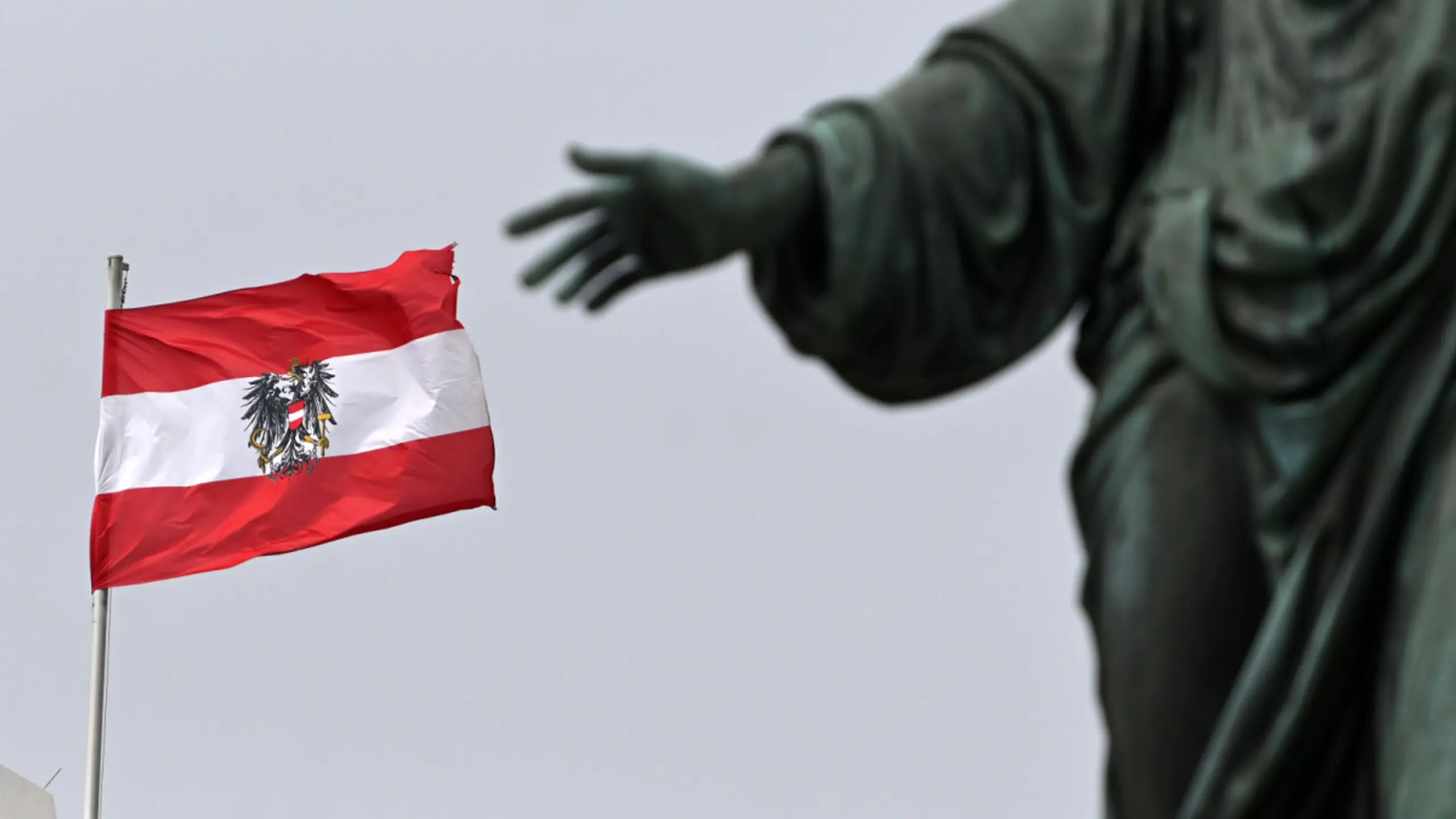 © APA/APA/THEMENBILD/HELMUT FOHRINGER Außenhandelsdefizit Jänner bis Oktober 2025 bei 4,49 Mrd. Euro