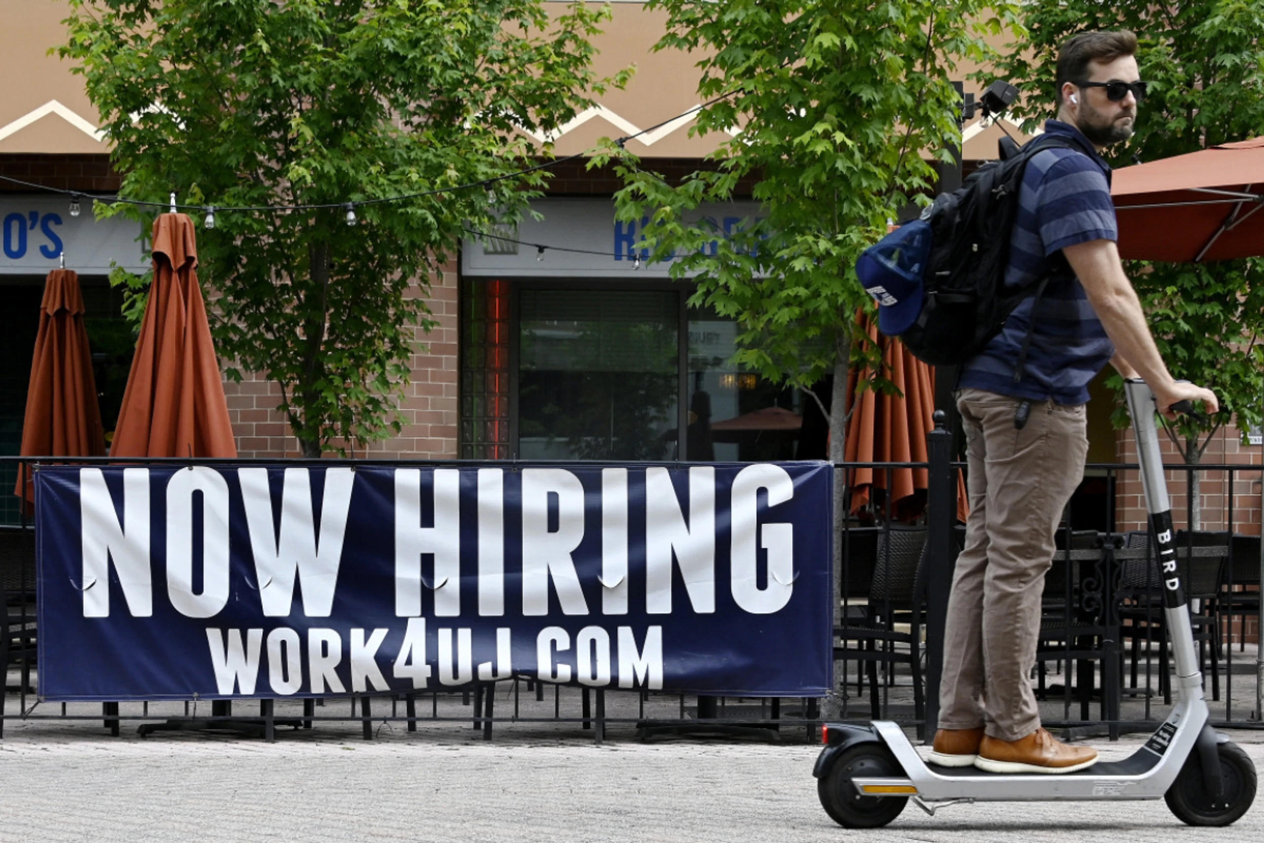 Arbeitslosenquote fiel überraschend um 0,1 Prozentpunkte auf 4,4 Prozent