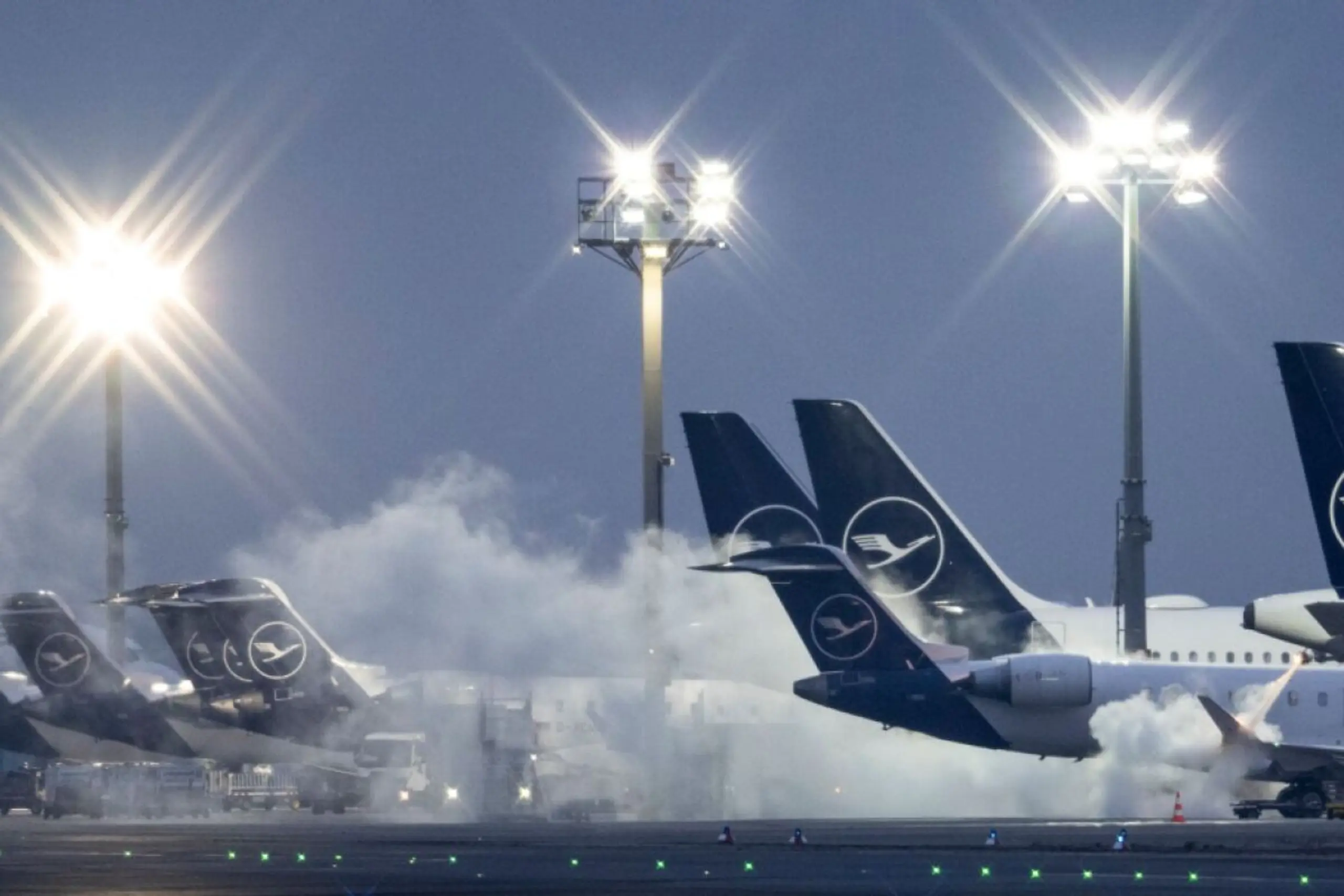 ++ ARCHIVBILD ++ 98 Flüge entfallen wegen der Wetterlage