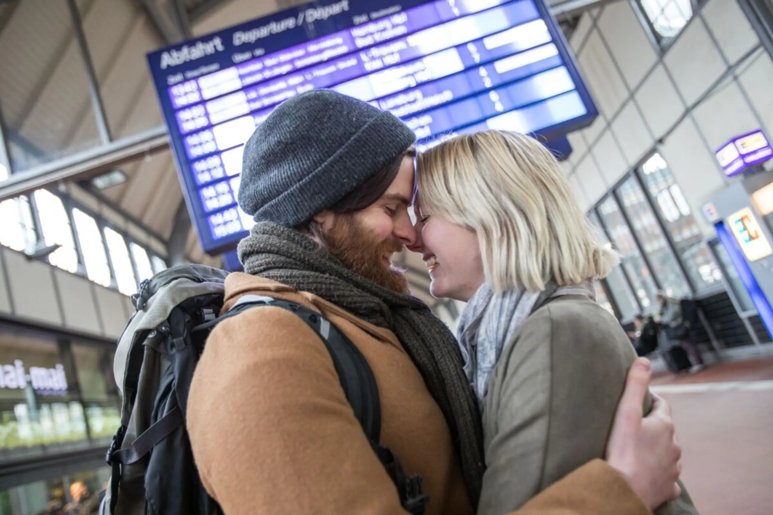 Menschen in Fernbeziehungen sehen sich oft wochenlang nicht