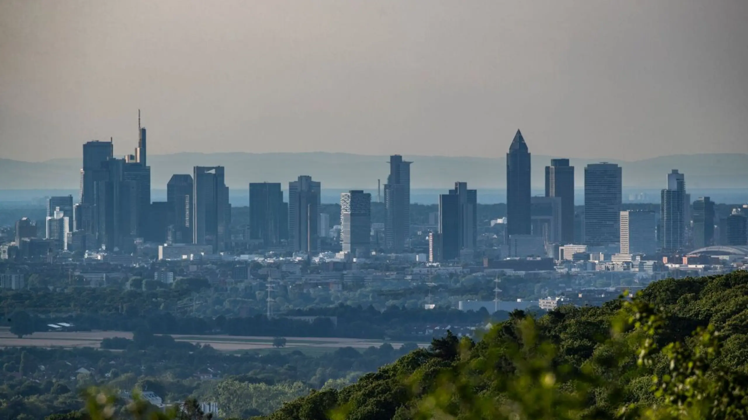 ++ ARCHIVBILD ++ Finanzmarktexperten sehen Entwicklung der Eurozone verbessert