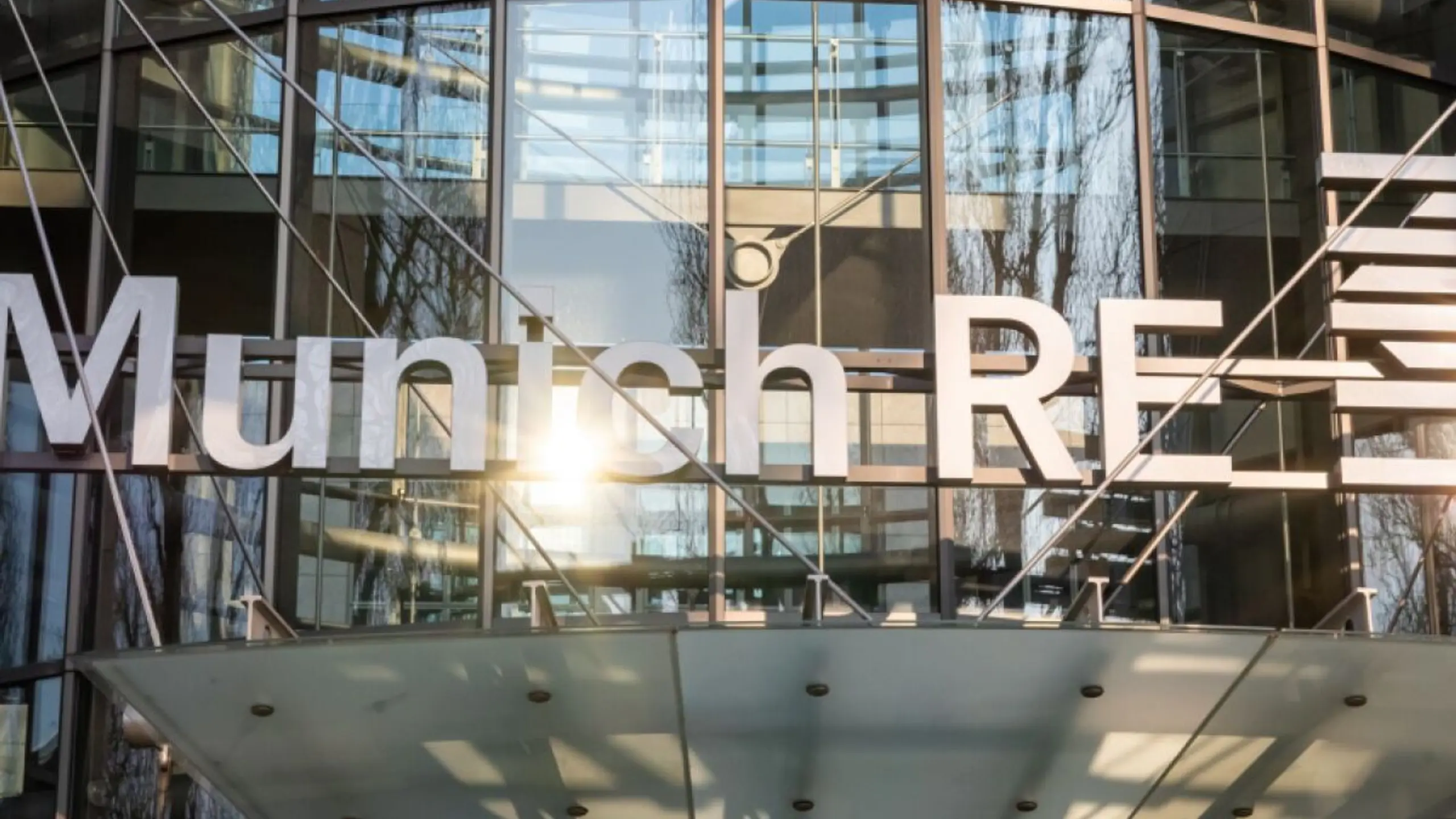 ++ ARCHIVBILD ++ Munich Re sieht ungewöhnlich glimpfliche Hurrikansaison