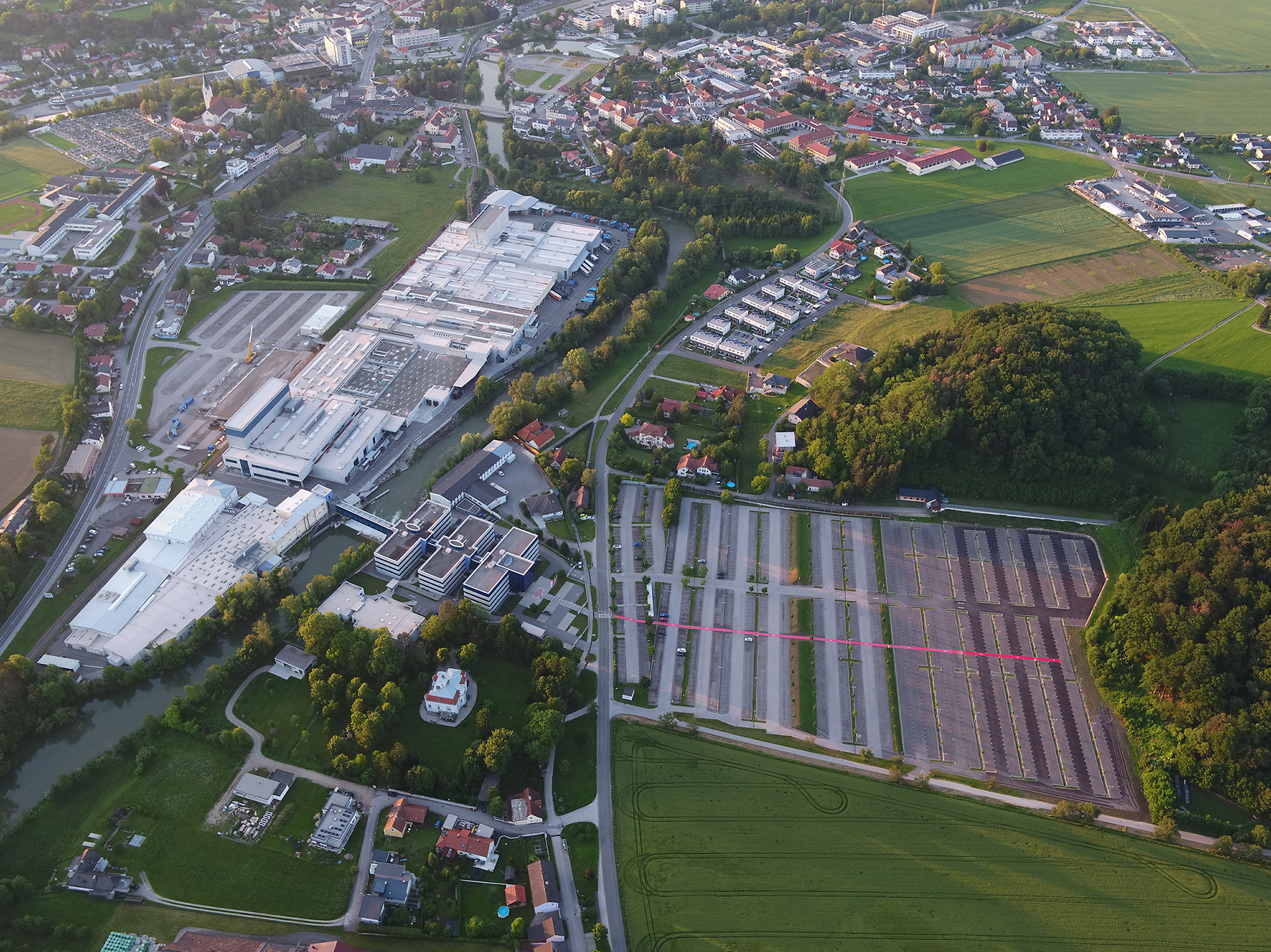 Luftaufnahme von ZKW-Standort in Wieselburg