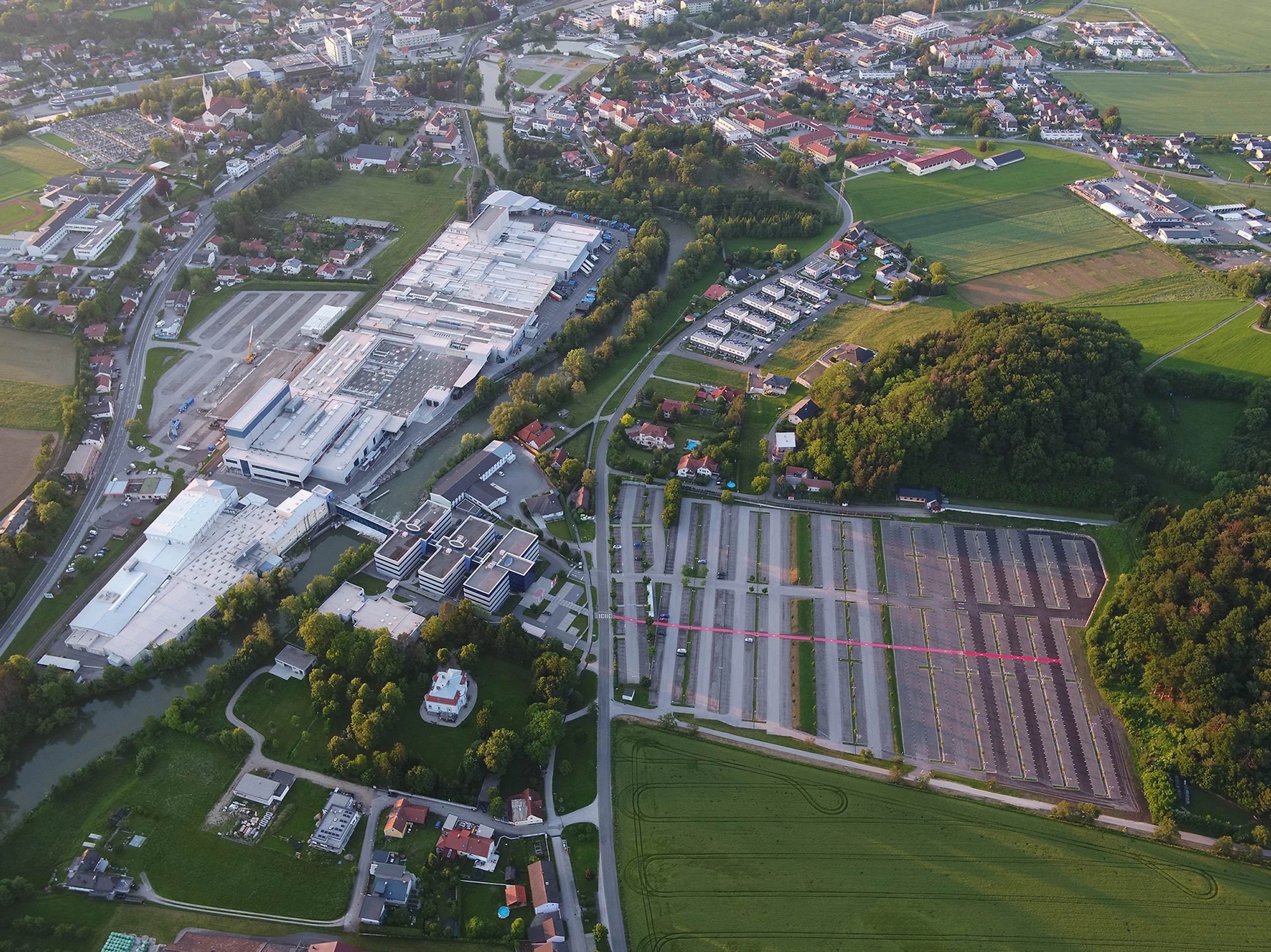 Luftaufnahme von ZKW-Standort in Wieselburg