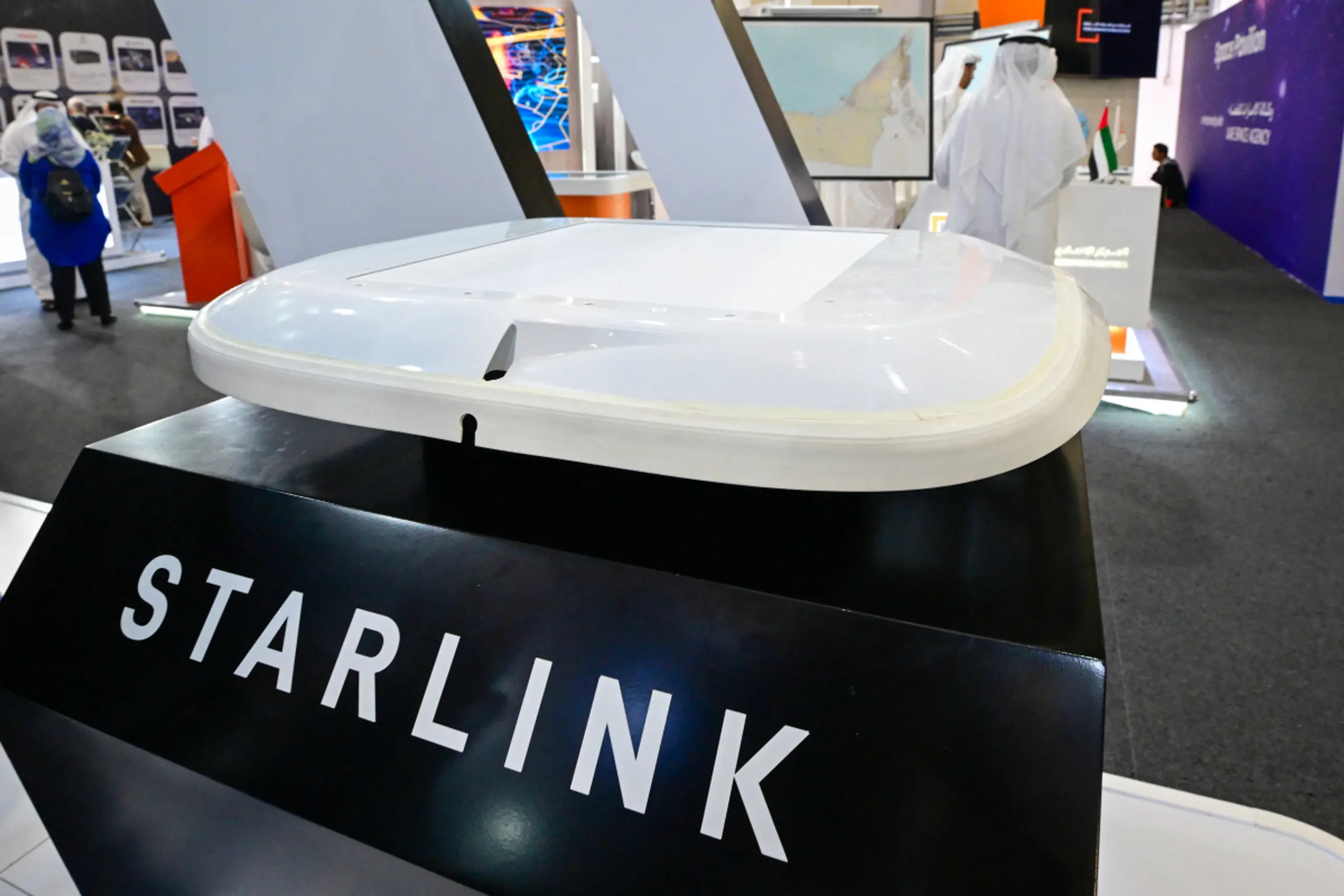 Starlink-Antenne für Flugzeuge auf Luftfahrtmesse Dubai 2025