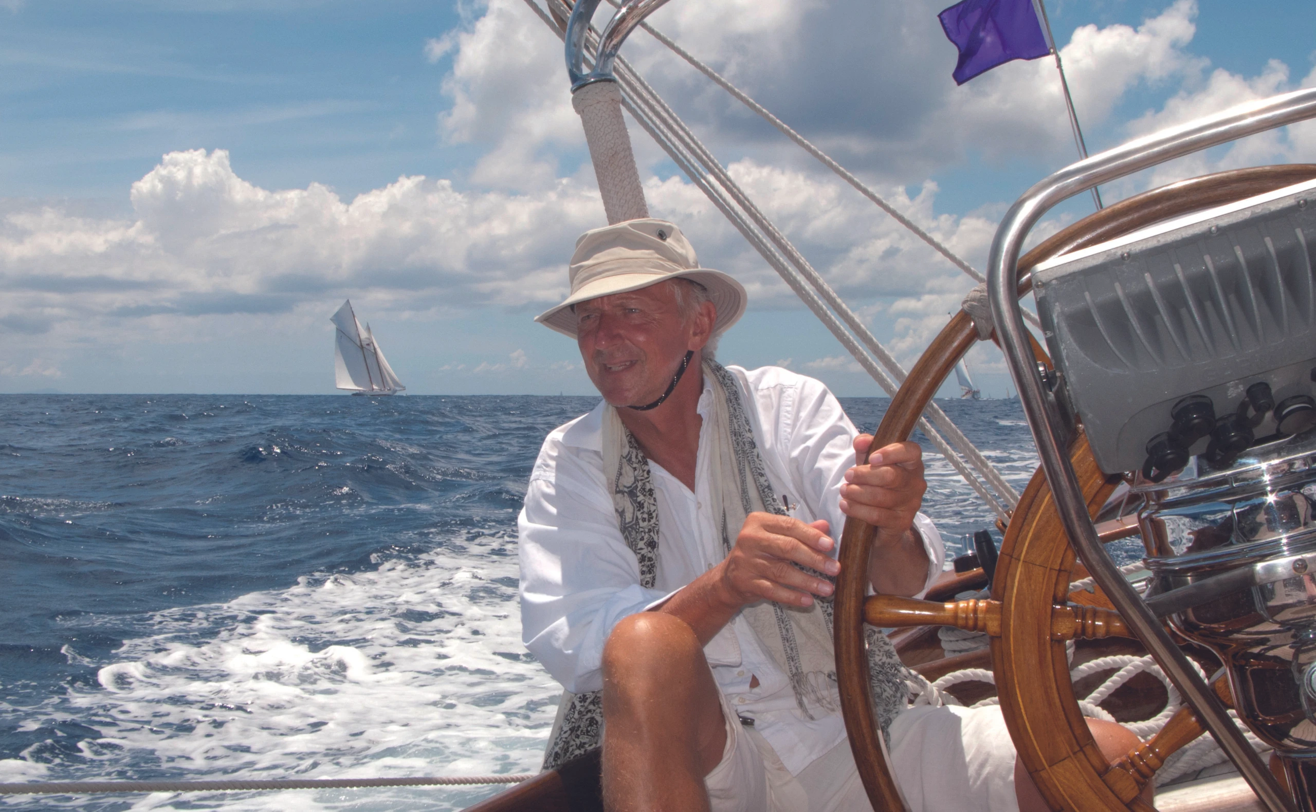 Ein Mann und sein Schiff