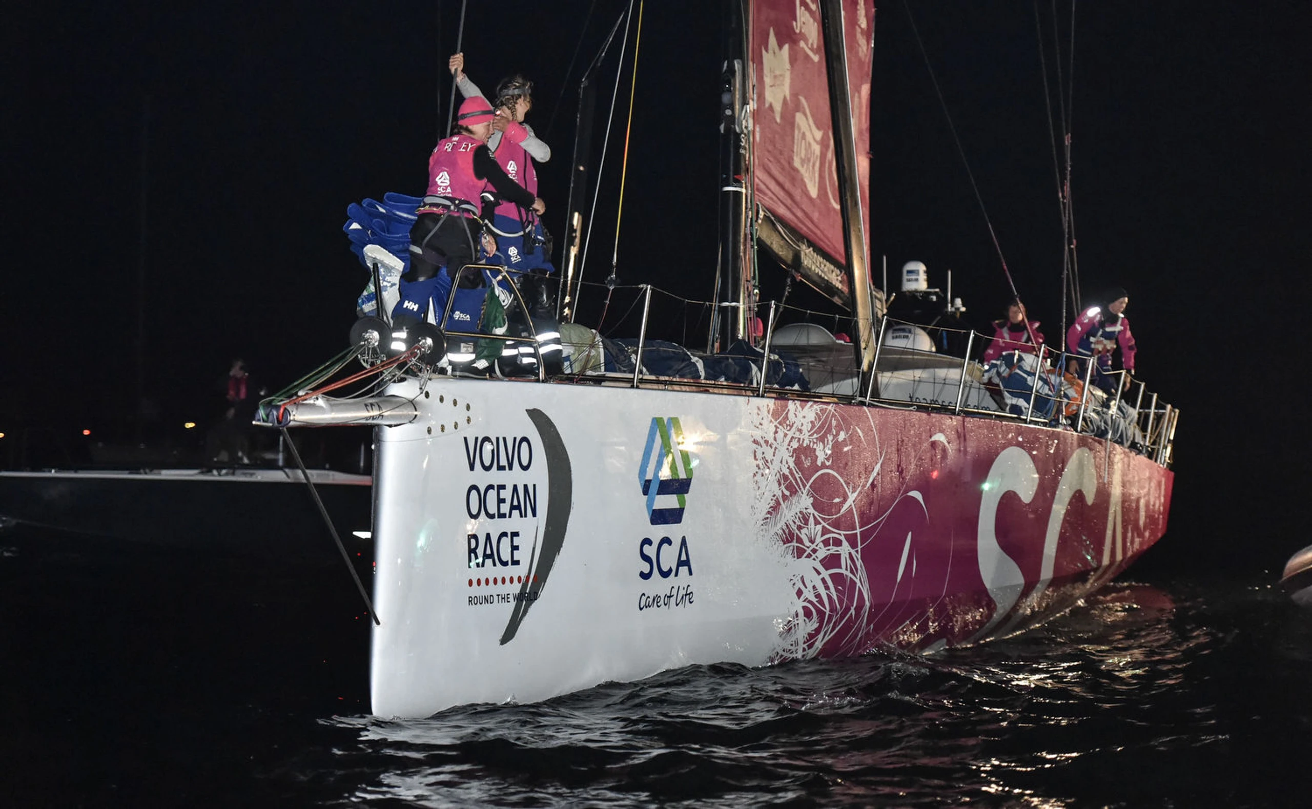 Frauen voran, Abu Dhabi im Glück