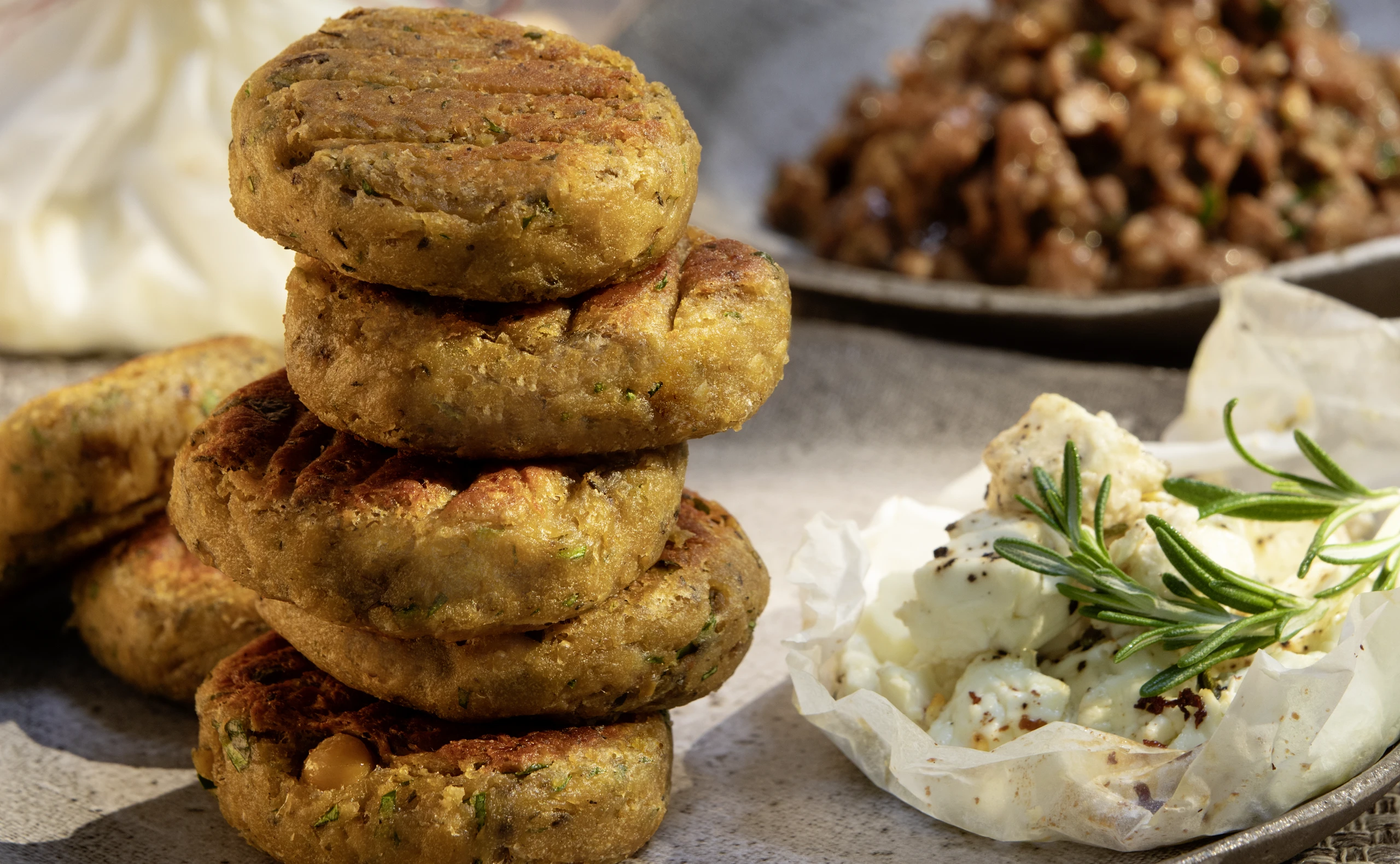Kichererbsen-Melanzanilaibchen mit Lammragout