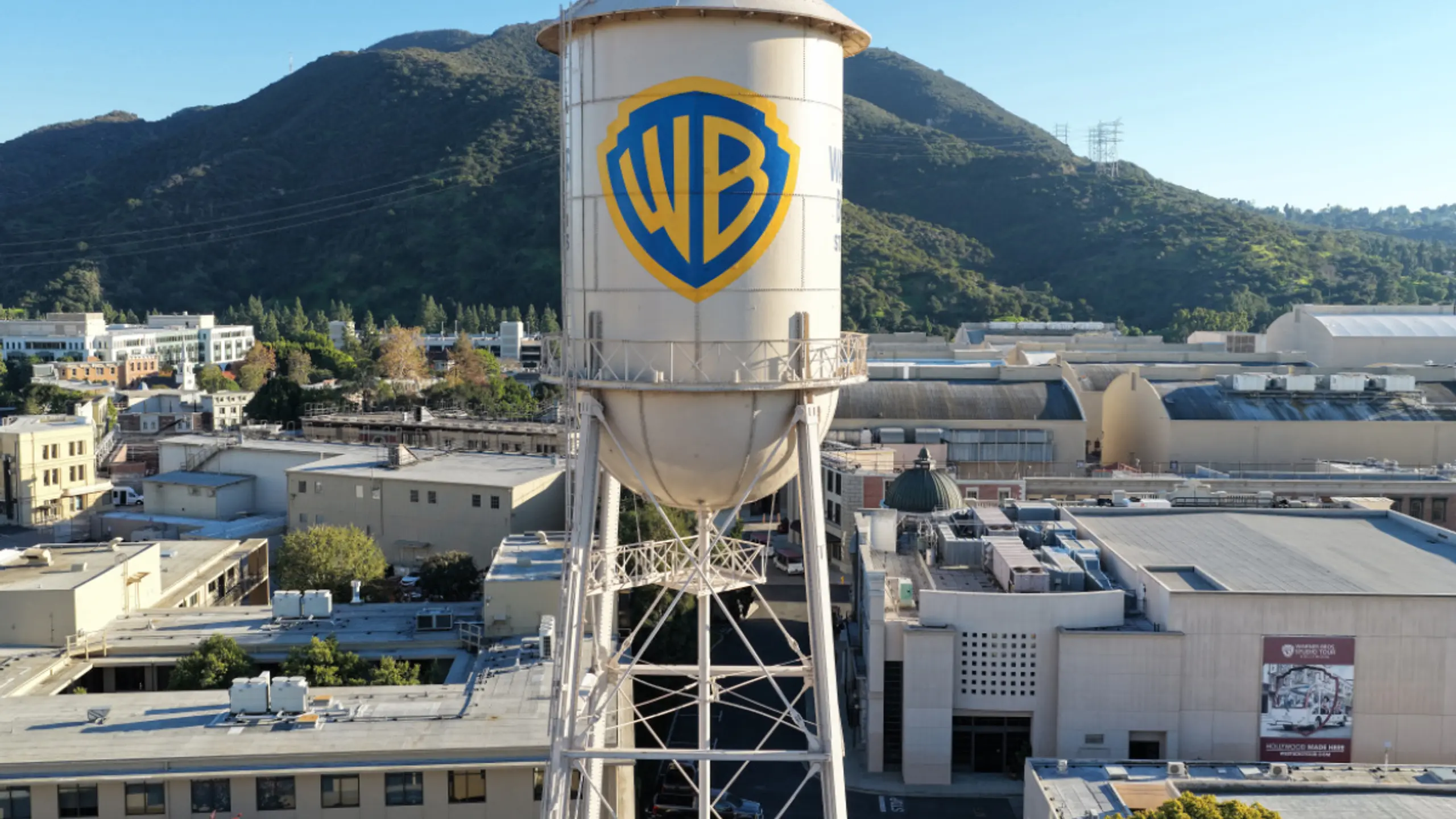 Um Warner Bros wird gerungen