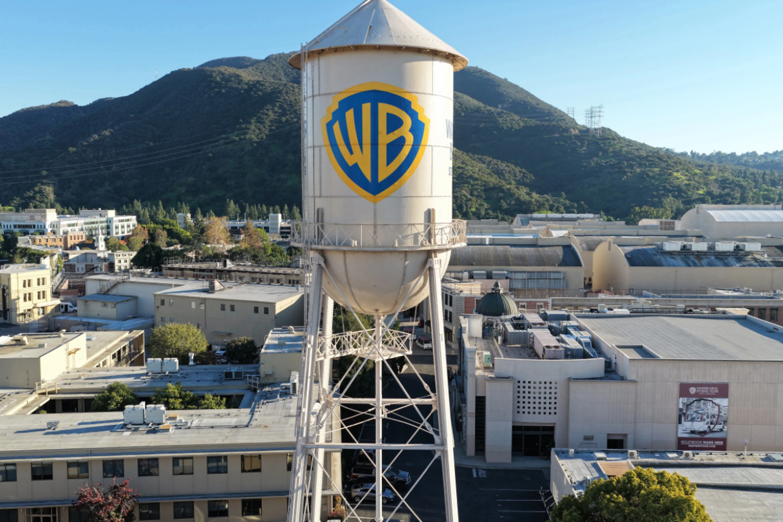 Um Warner Bros wird gerungen