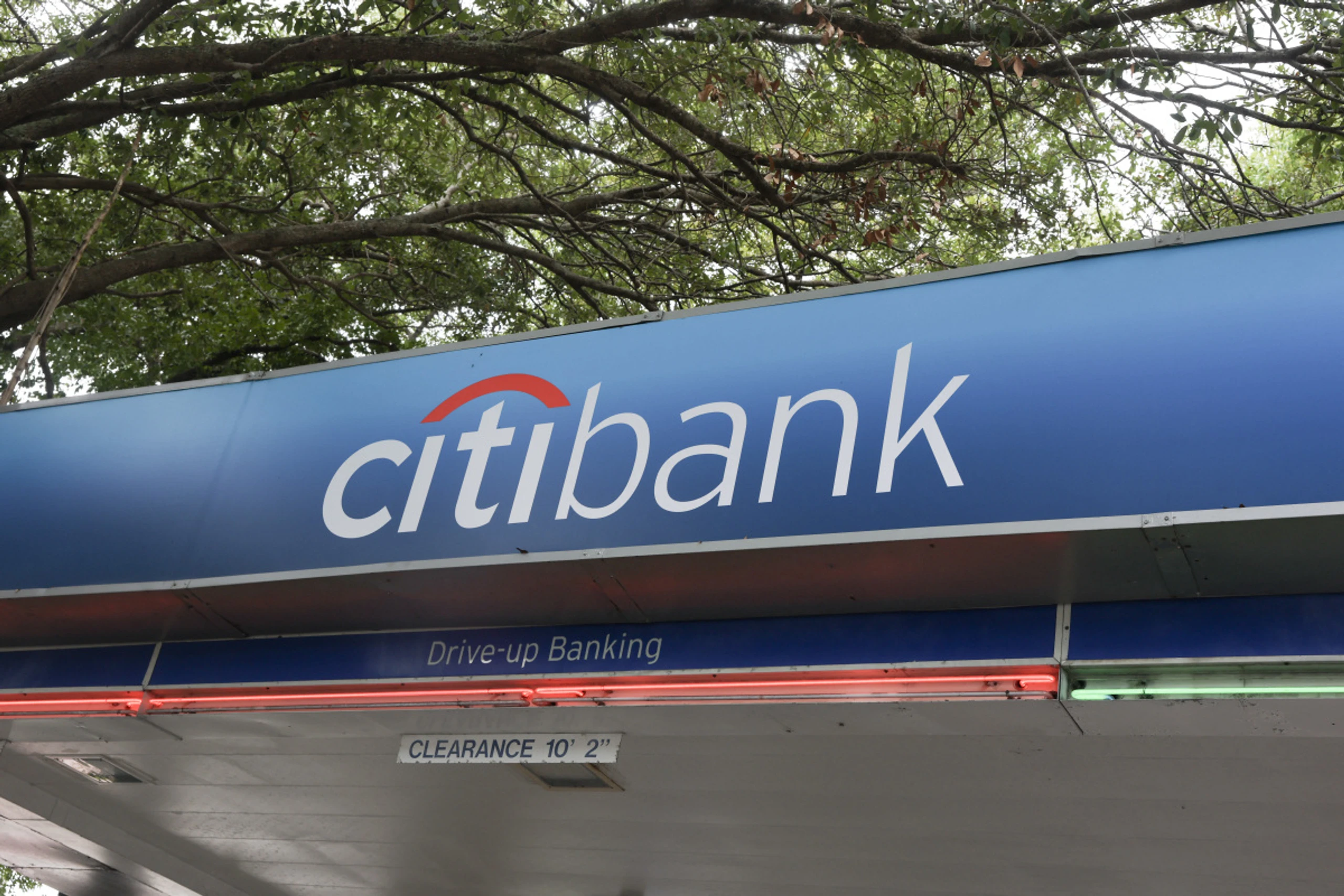 Der Überschuss sei im Schlussquartal um 13 Prozent gefallen