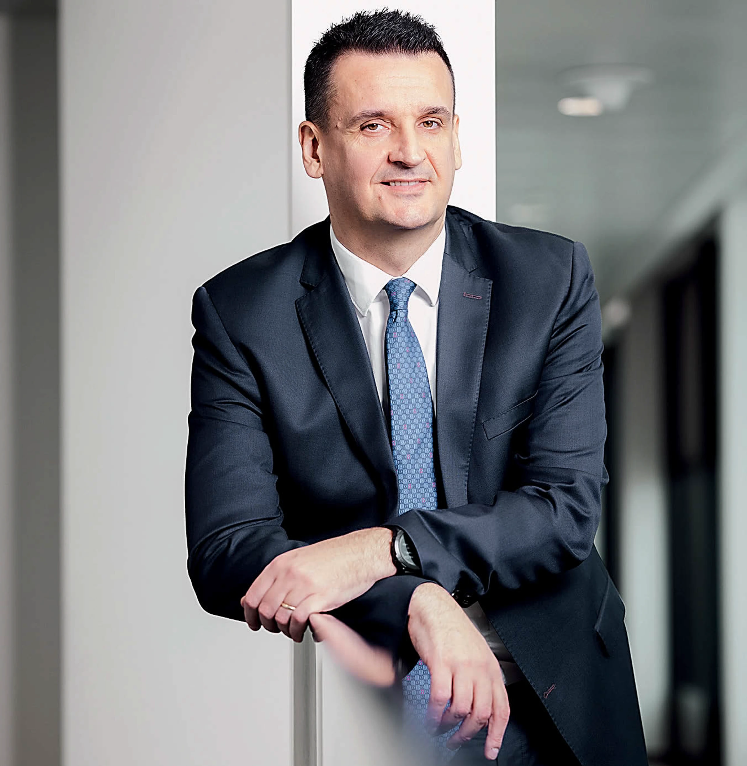 UniCredit lässt bei 3 Banken nicht locker