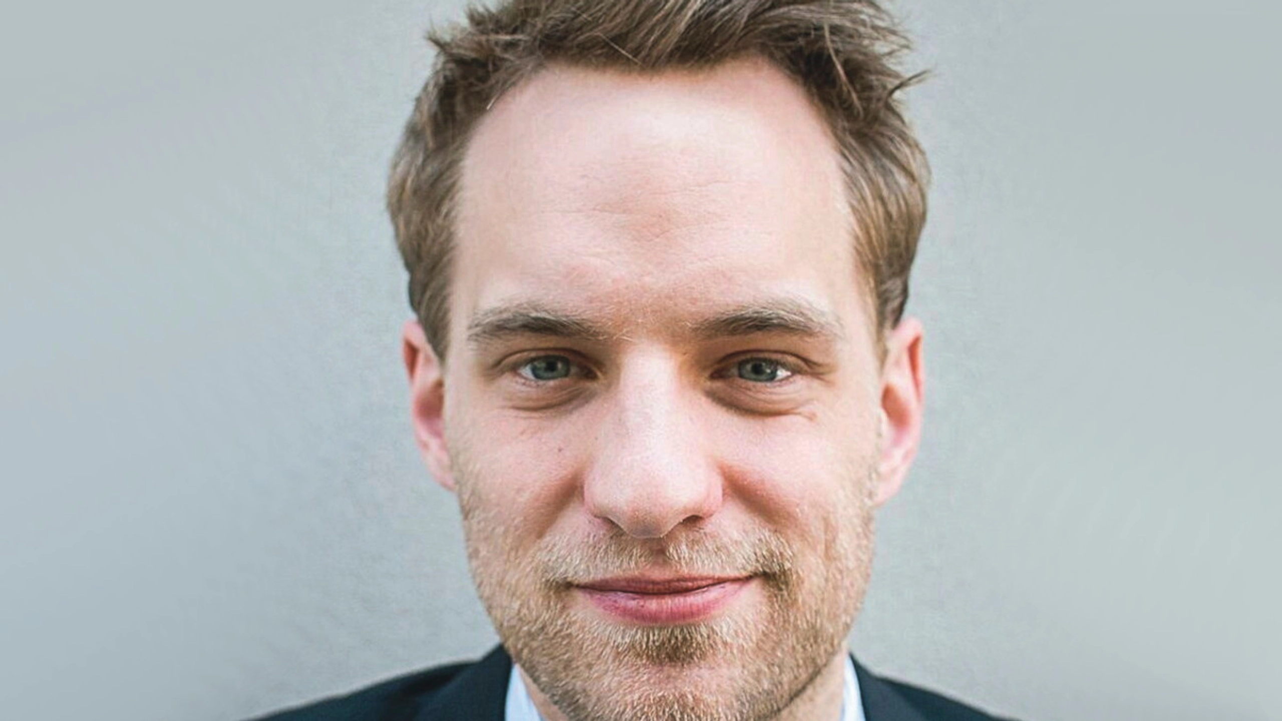 Ralph Janik: „Wir sitzen im Abstellkammerl eines brennenden Hauses und diskutieren über Kurz oder Kern“