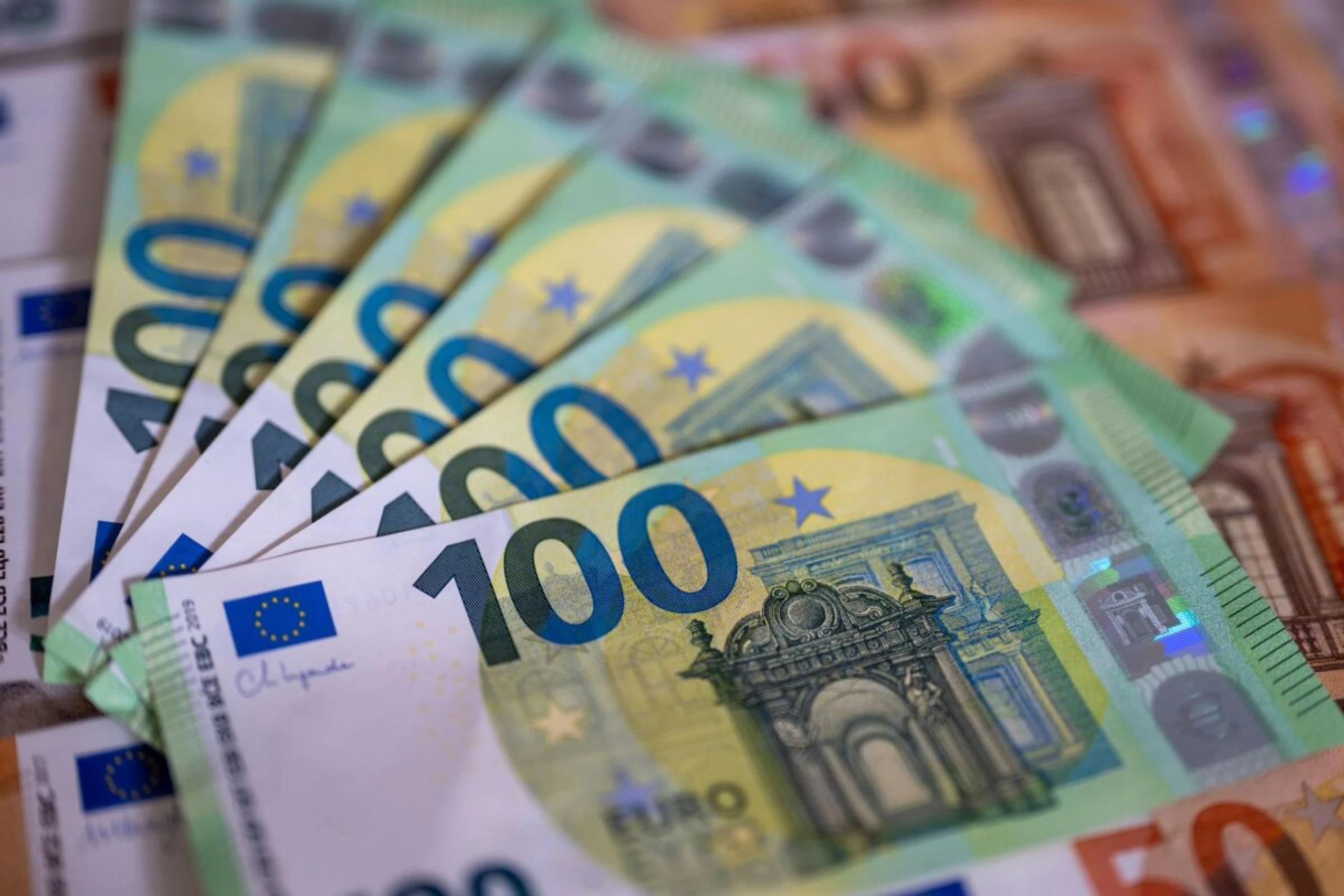 ++ ARCHIVBILD ++ Plus von 7,5 Prozent auf 236,5 Mrd. Euro