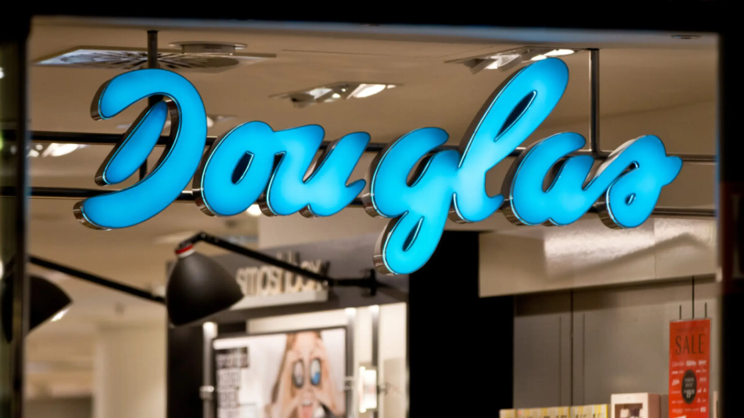 Douglas-Kunden achten verstärkt auf die Preise