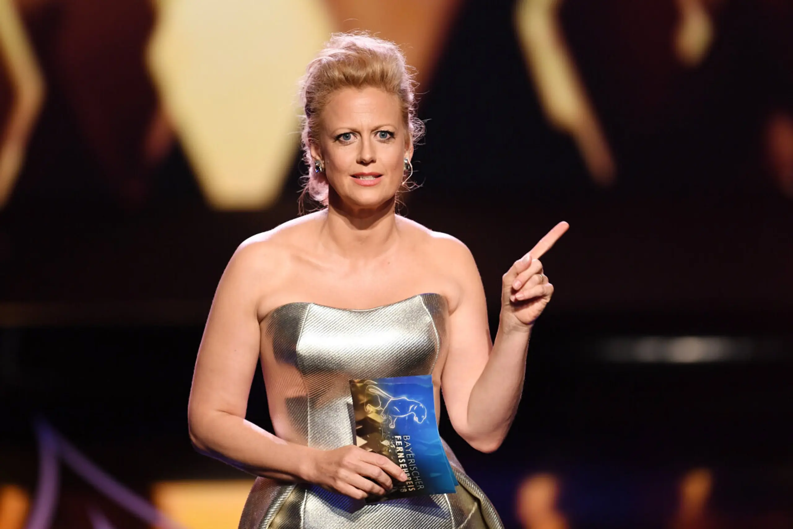 Barbara Schöneberger groovt Österreich auf den ESC ein