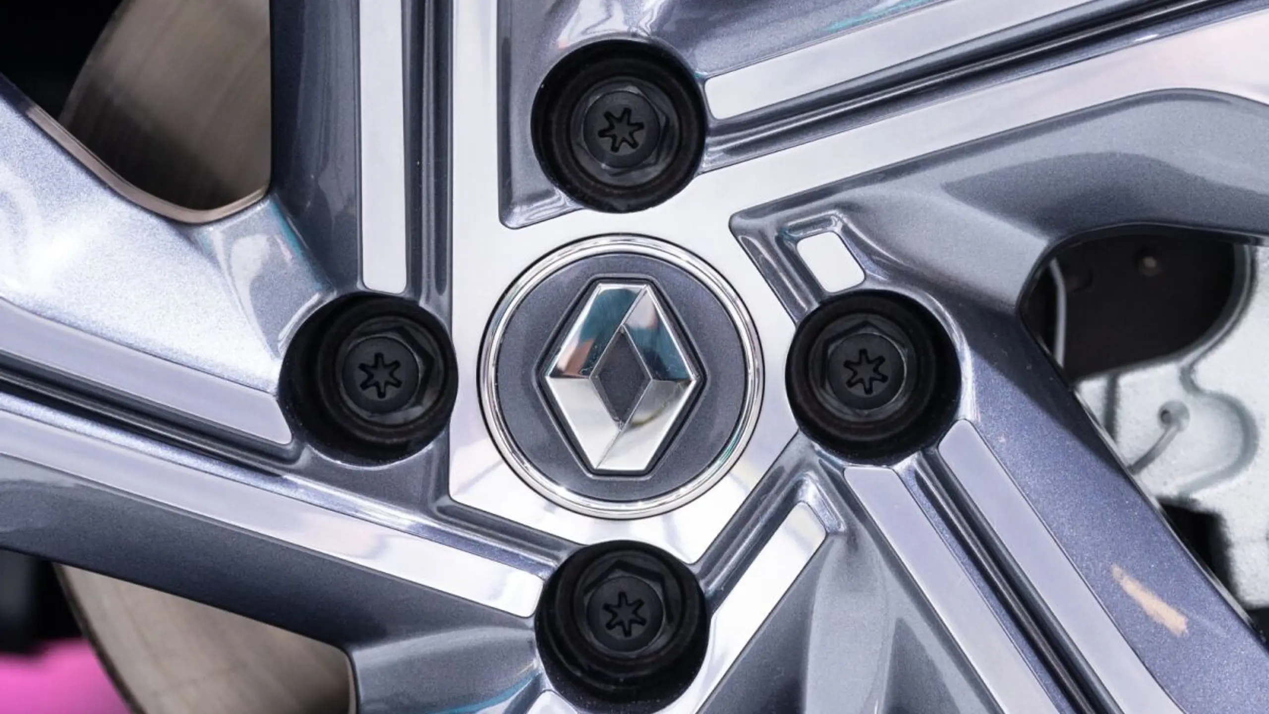 ++ ARCHIVBILD ++ Entwicklung von "ferngesteuerter Langstreckenmunition"