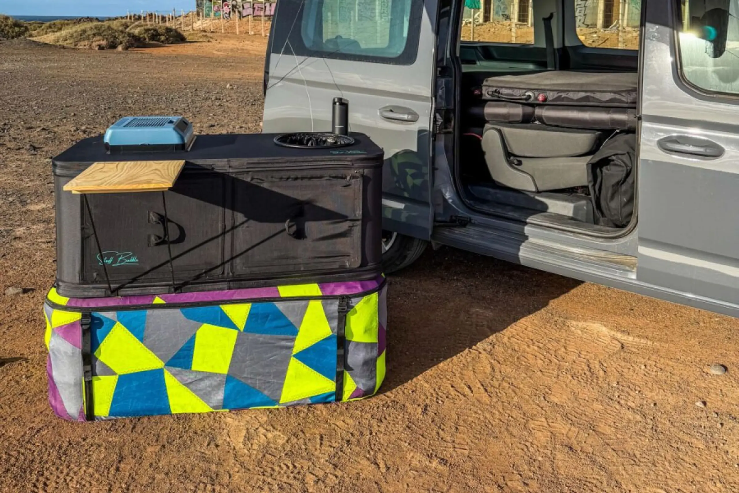 Stuff Bubble bietet Spülbecken, Wassertank und Kühlschrank in einem