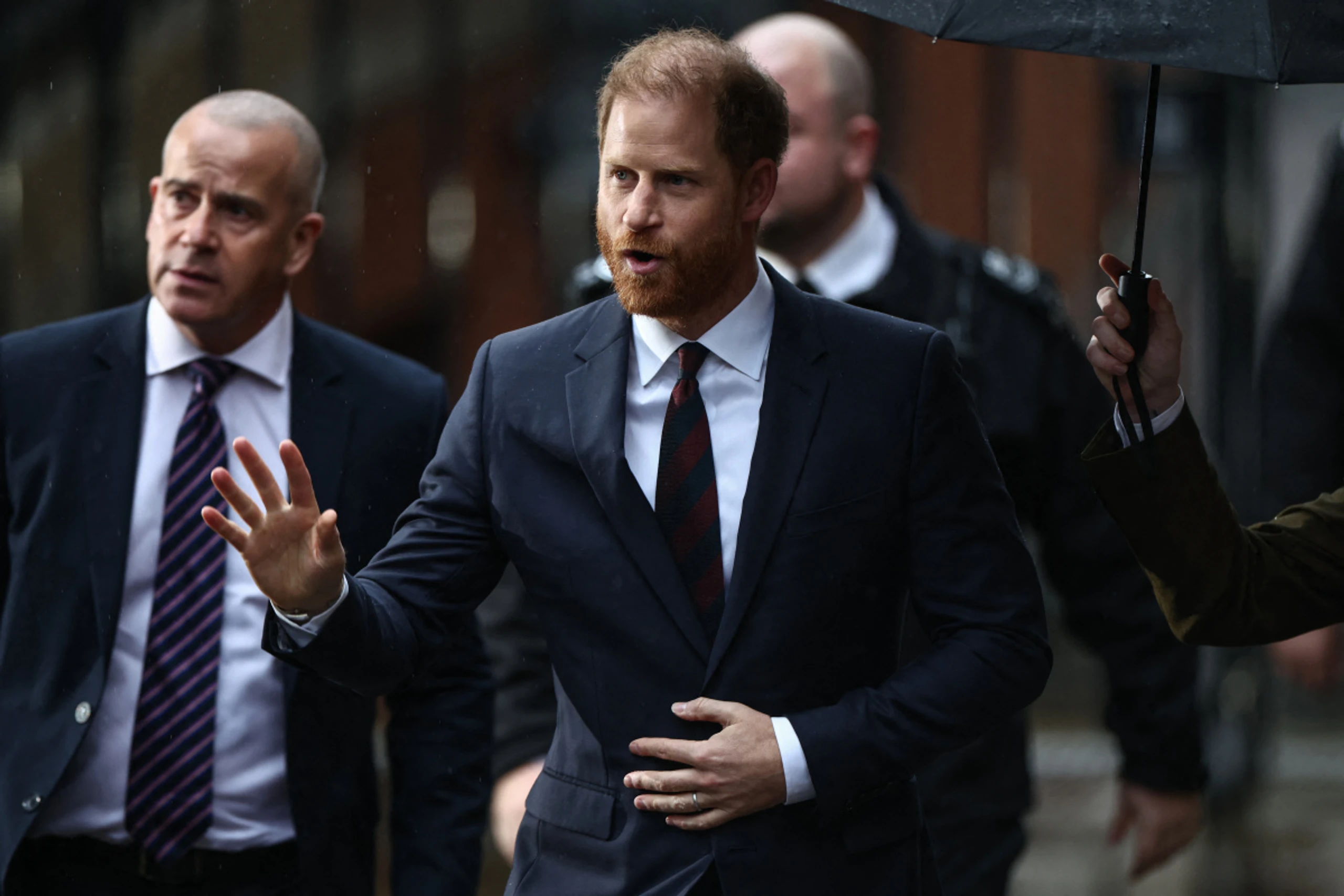 Prinz Harry bei seiner Ankunft vor dem High Court in London