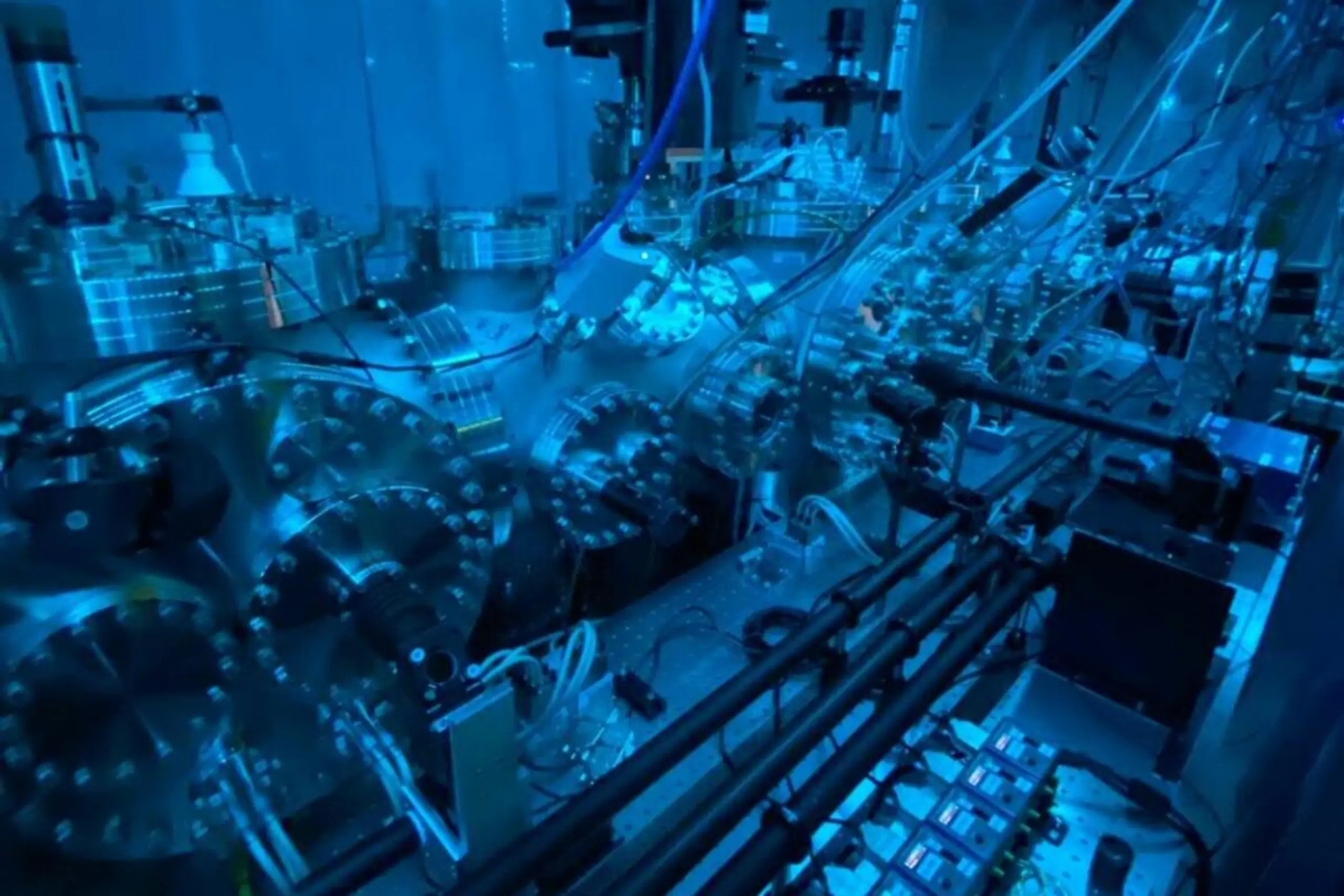 Wiener Physiker mit neuem Rekord für Quanteneigenschaften bei größeren Objekten