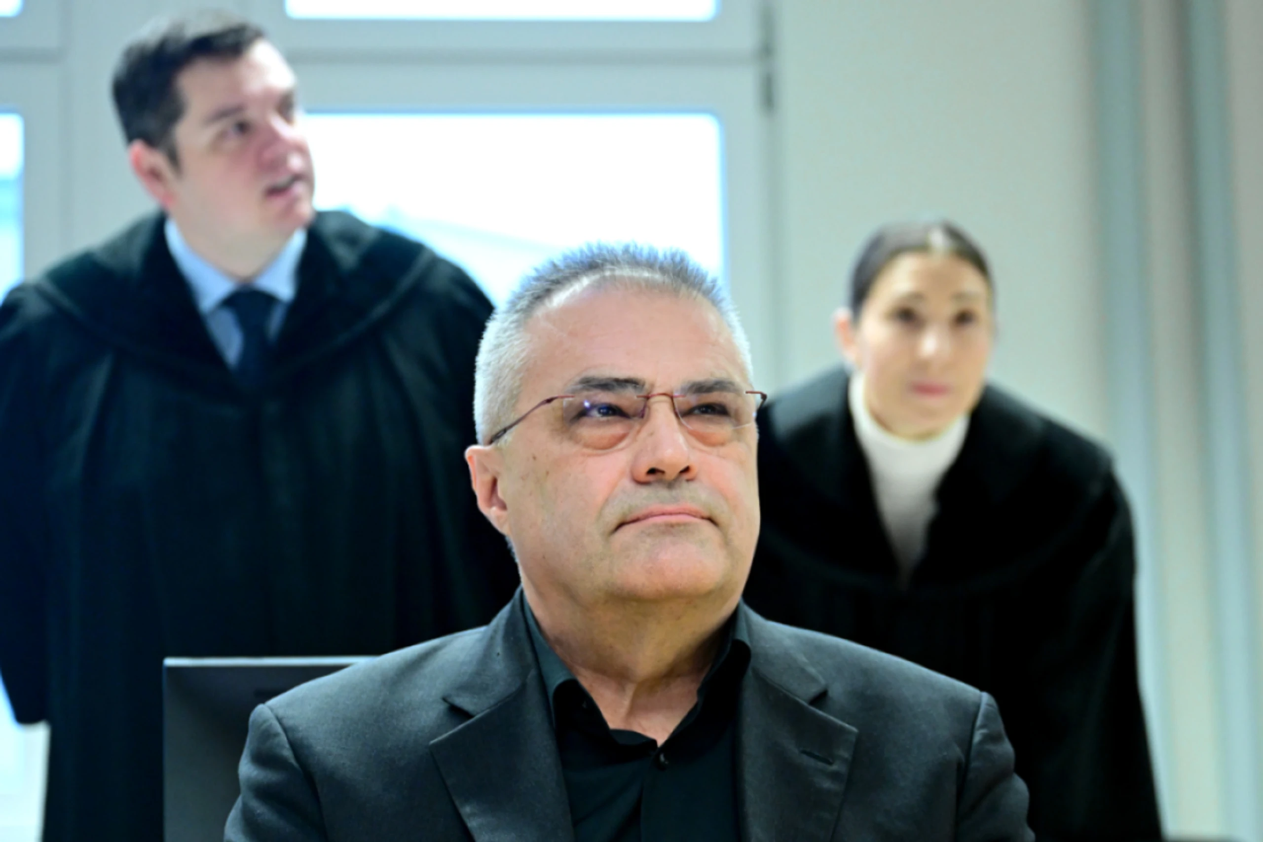 Ott beantwortete ergänzende Fragen des vorsitzenden Richters