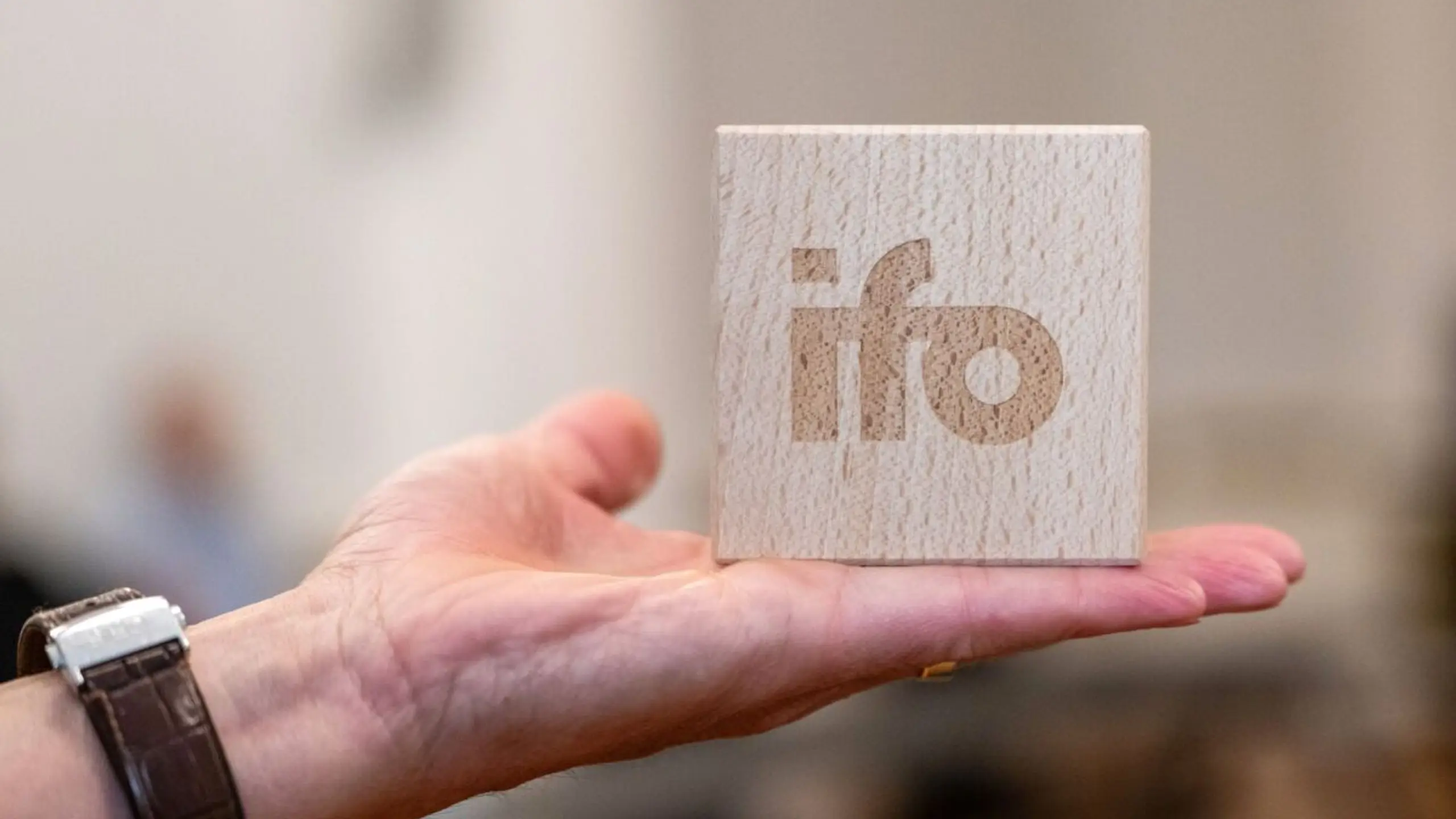 ++ ARCHIVBILD ++ Ifo-Geschäftsklimaindex verharrte im Jänner auf 87,6 Punkten