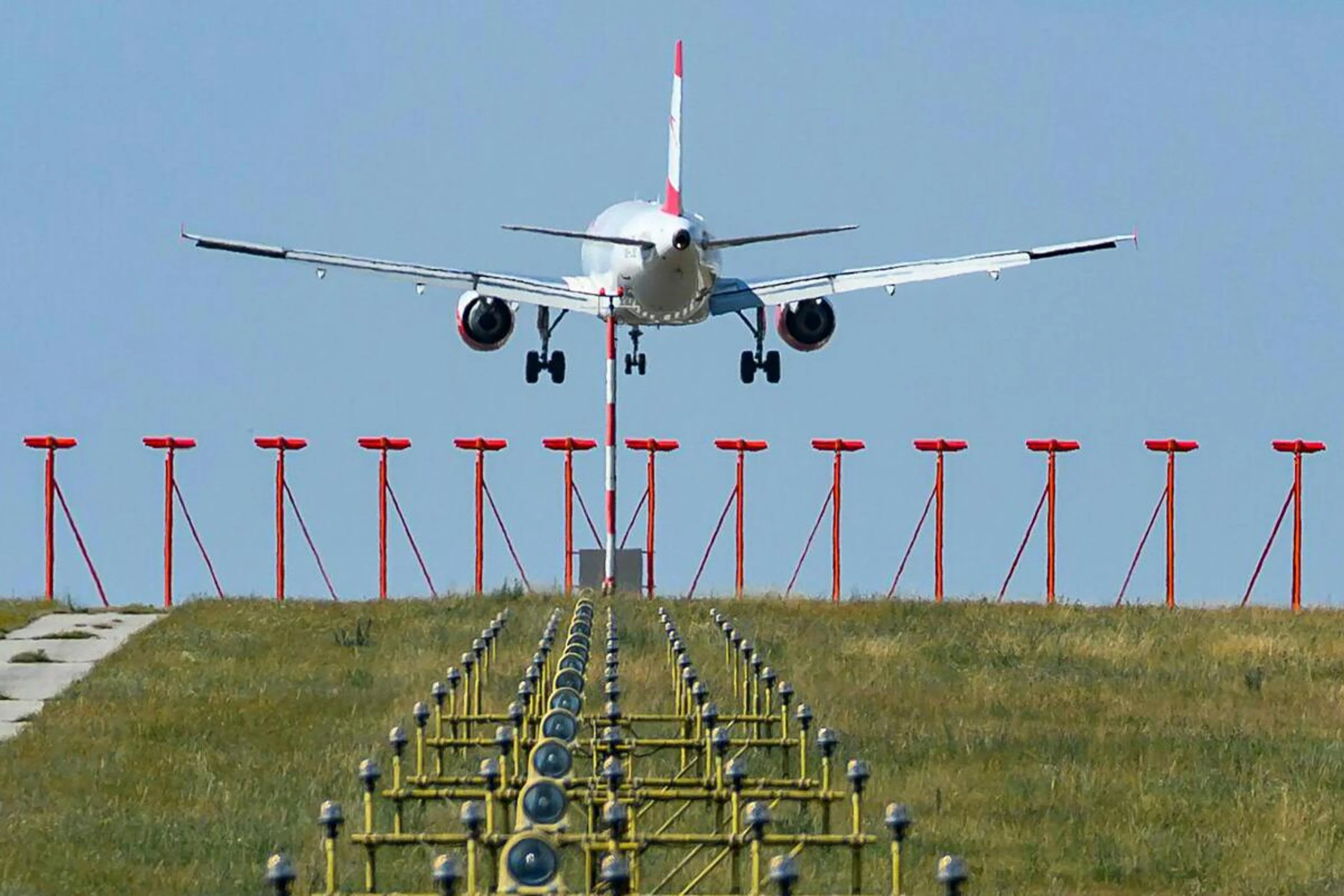 Ohne Transportgüter wie Flugzeuge Auftragsplus von 0,5 Prozent