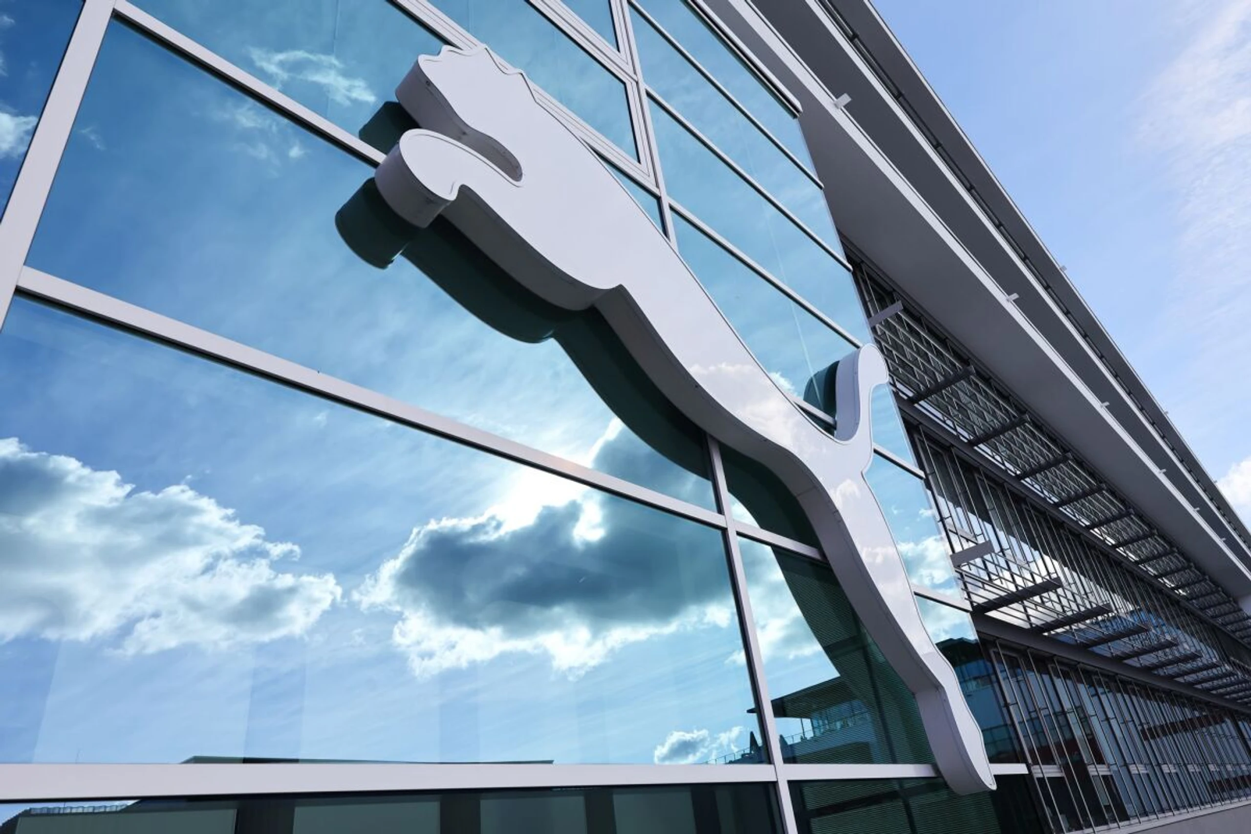 ++ ARCHIVBILD ++ Anta steigt bei Puma groß ein