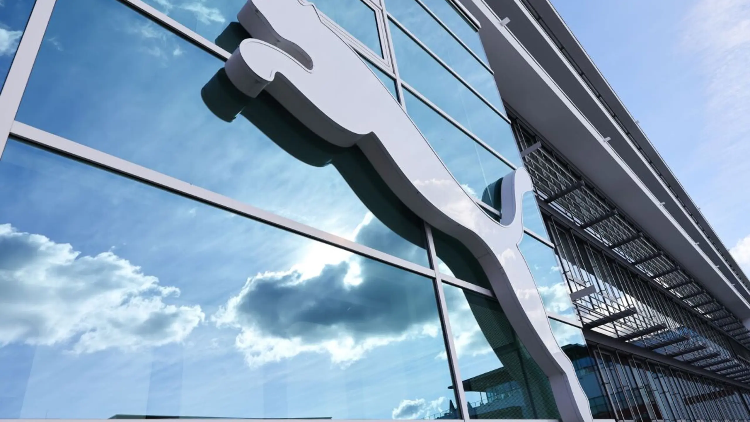 ++ ARCHIVBILD ++ Chinesen sollen der deutschen Marke auf die Sprünge helfen