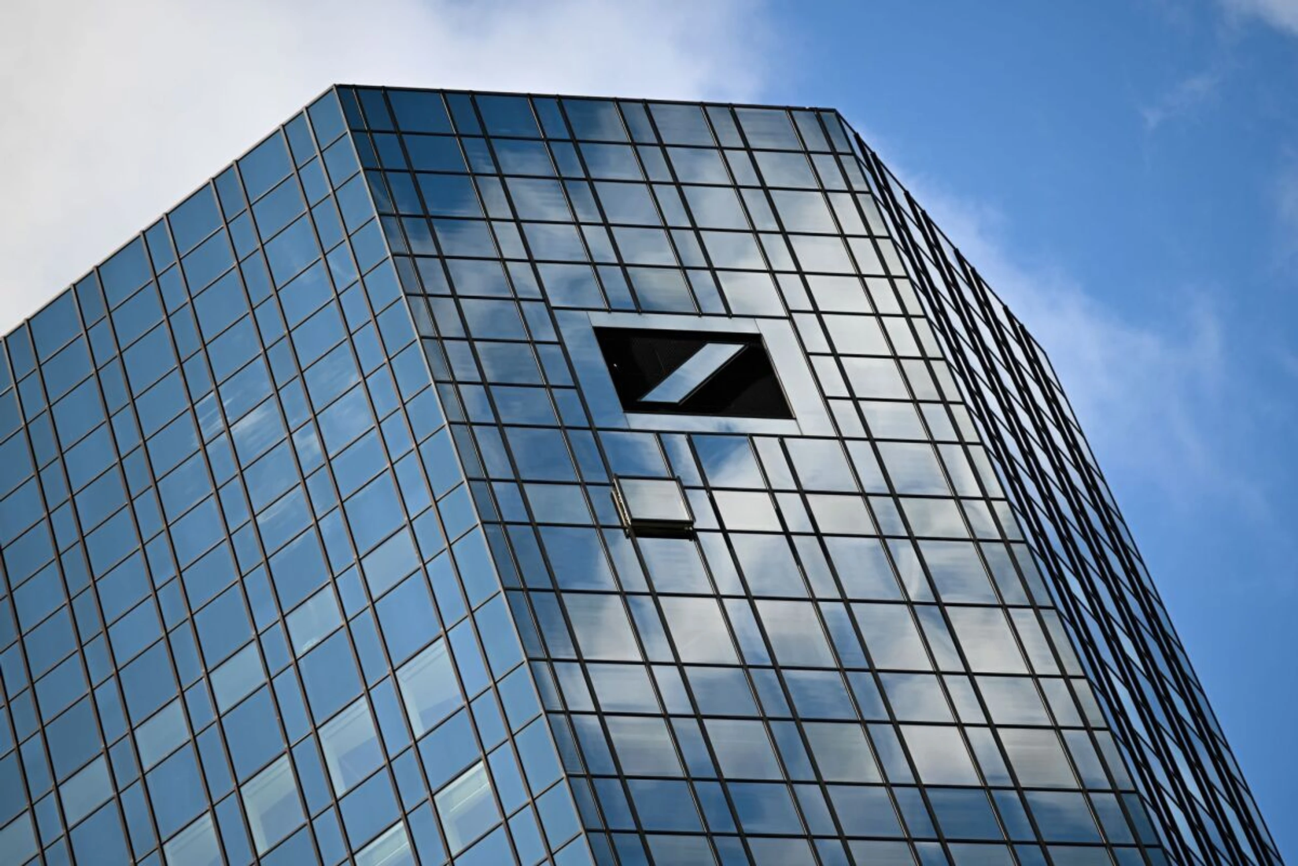 Bank bestätigt Durchsuchung der Geschäftsräume