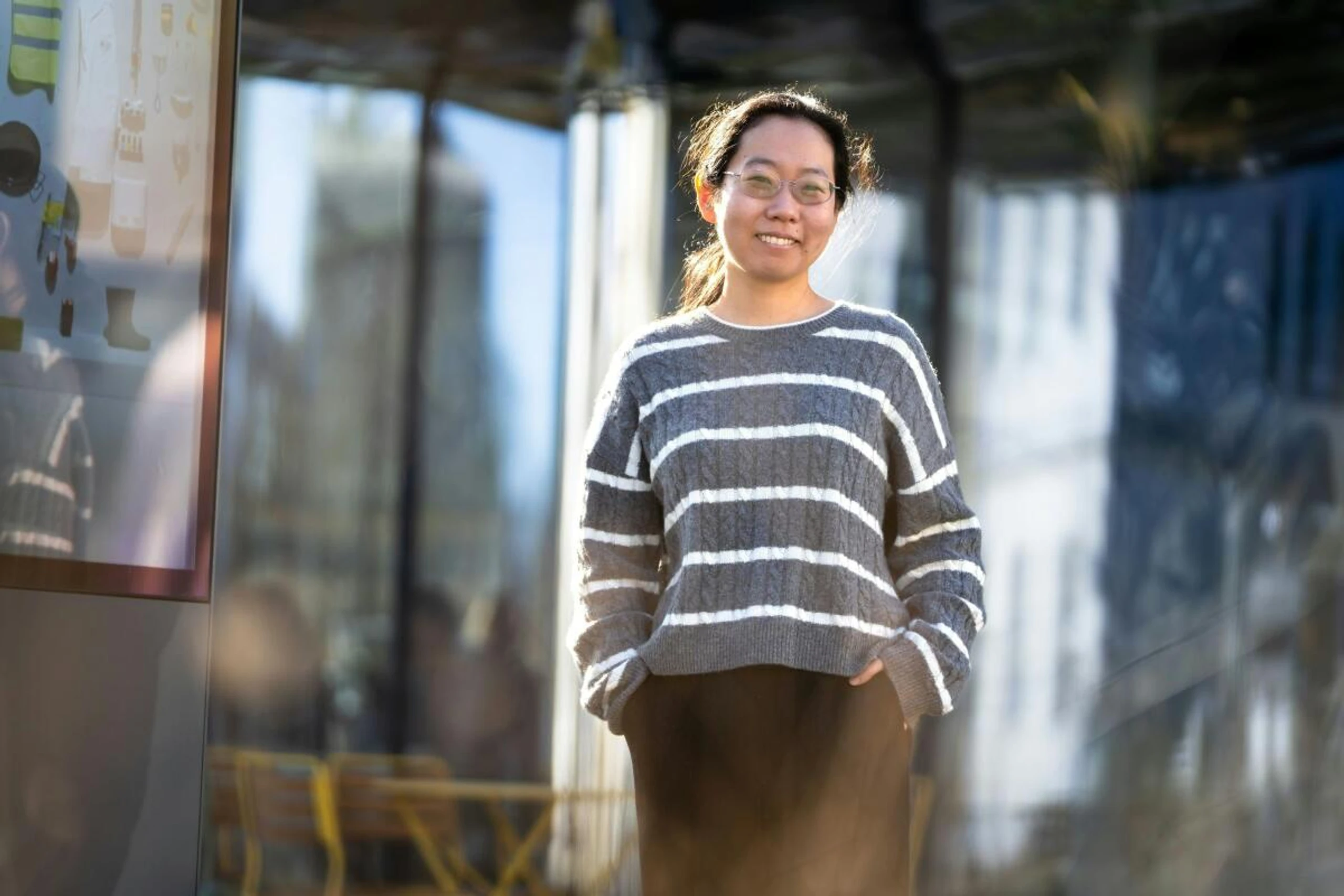 Xujia Chen, neue Assistenzprofessorin am ISTA, erforscht die geometrische Topologie von Mannigfaltigkeiten. Sie ist die erste Mathematikerin unter den ISTA-Professor:innen